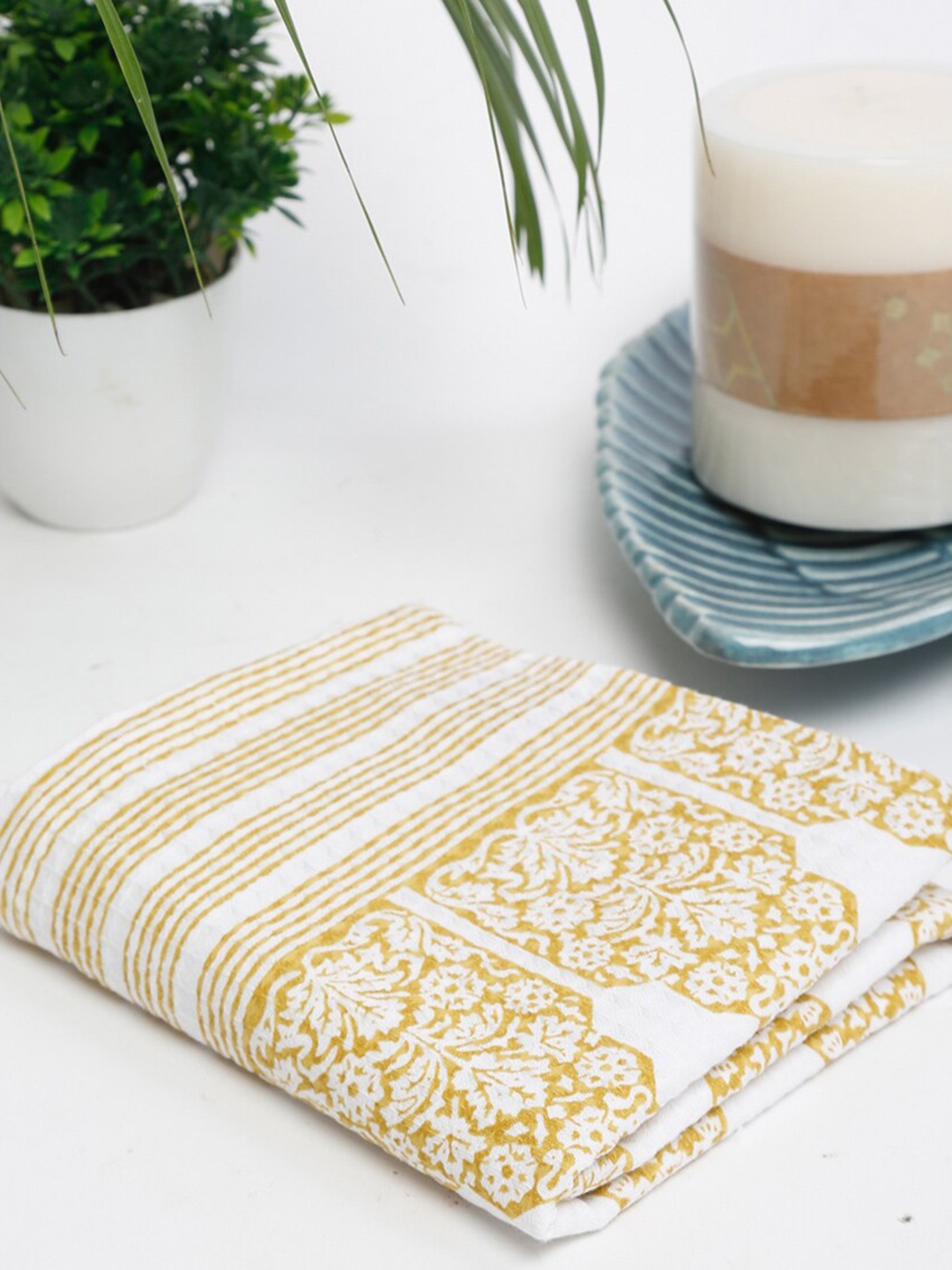 

Fabindia White Cotton Bath Towel