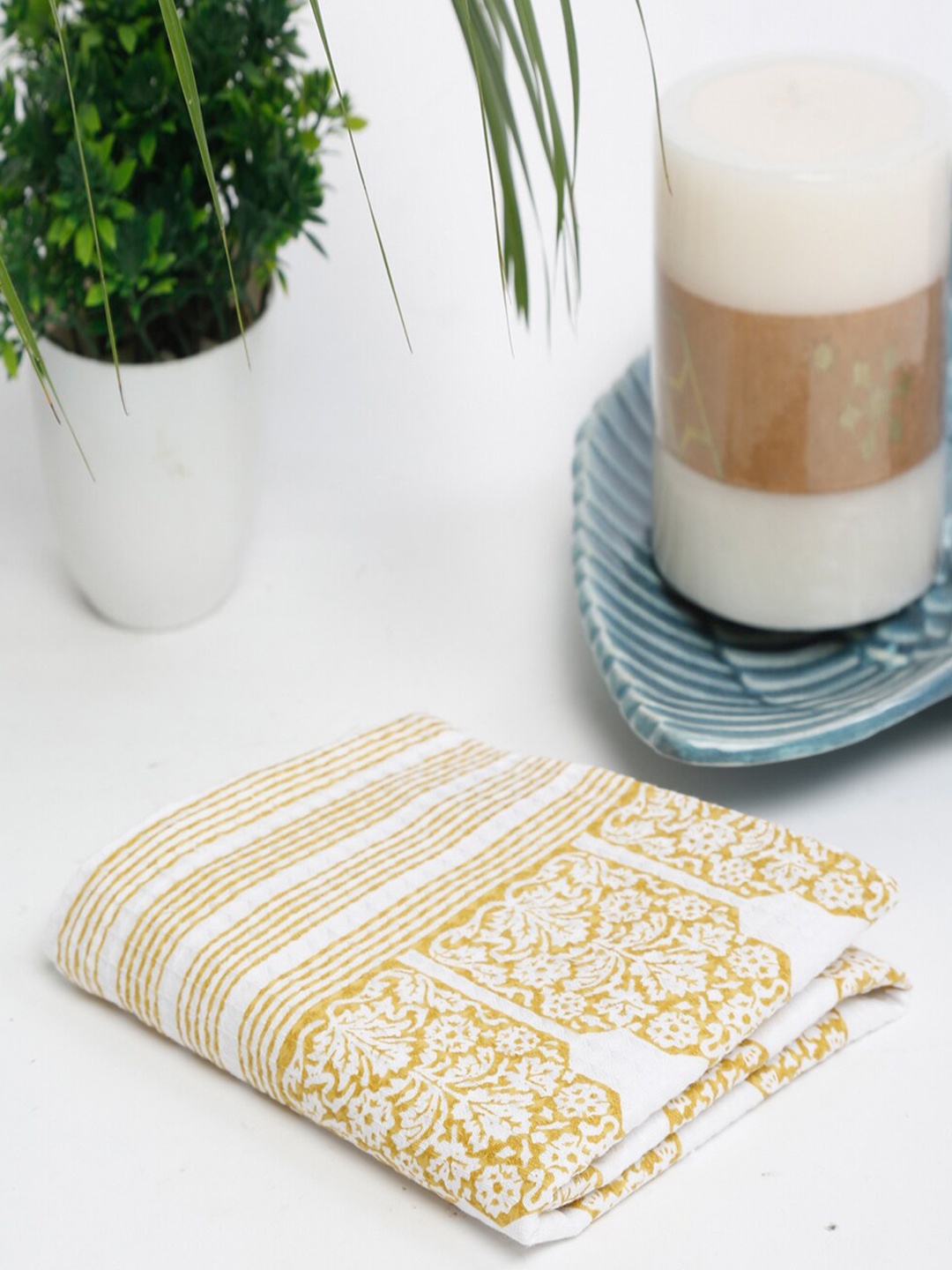 

Fabindia White & Golden Printed 170 GSM Cotton Hand Towel