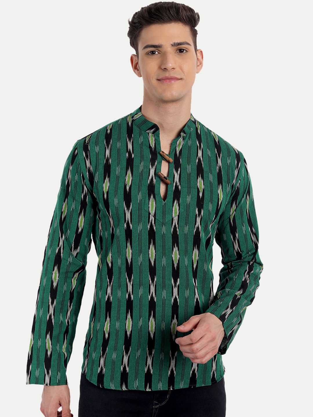 

Aashima Wahal Abstract Printed Mandarin Collar Cotton Short Kurta, Green