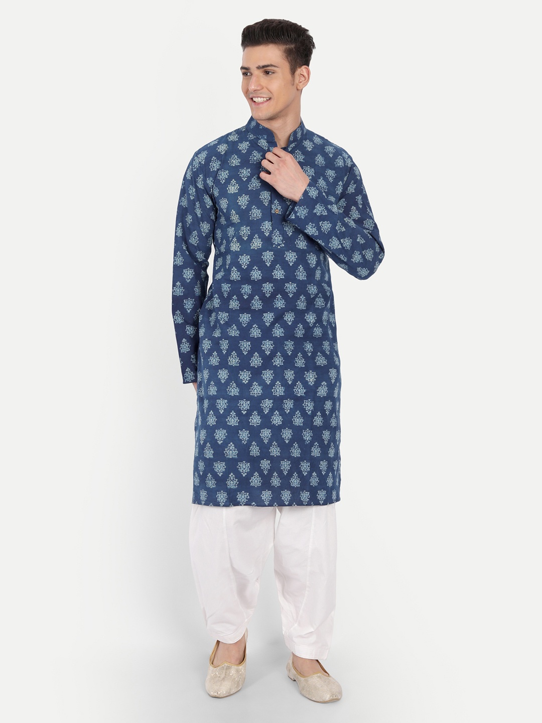 

Aashima Wahal Ethnic Motifs Printed Mandarin Collar Cotton Kurta, Blue