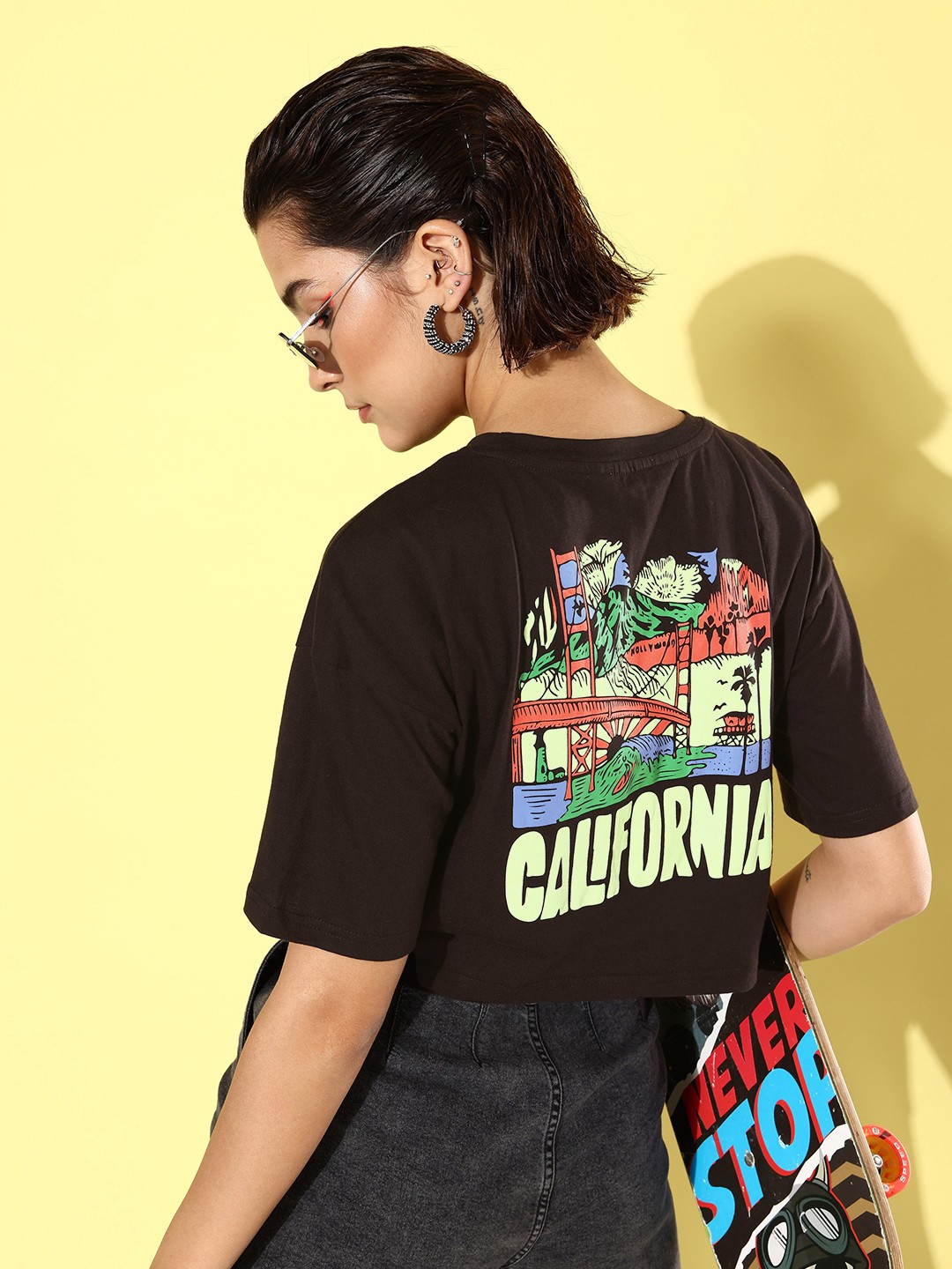 

4WRD by Dressberry Graphic Printed Drop-Shoulder Sleeves Pure Cotton T-shirt, Black