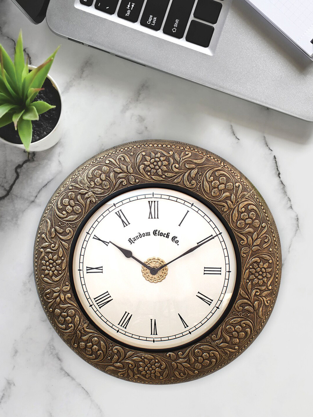 

RANDOM Gold-Toned Vintage Wall Clock