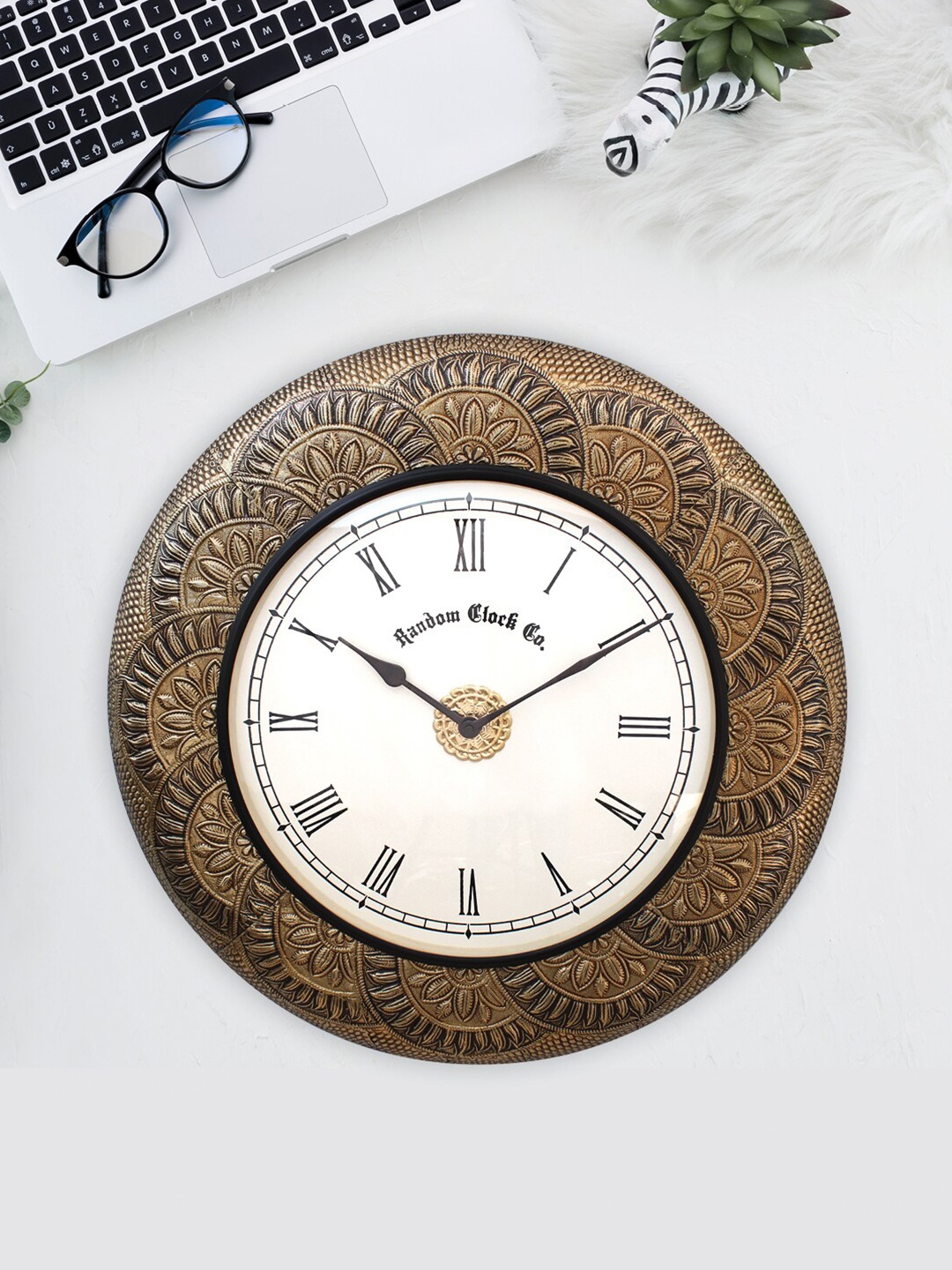 

RANDOM Gold-Toned Brass Roman Dial Wooden Vintage Antique Wall Clock