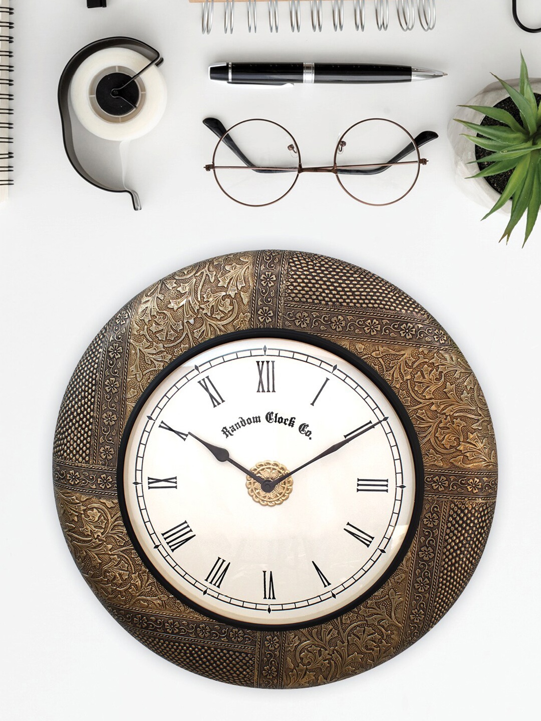 

RANDOM Beige & White Textured Vintage Wall Clock