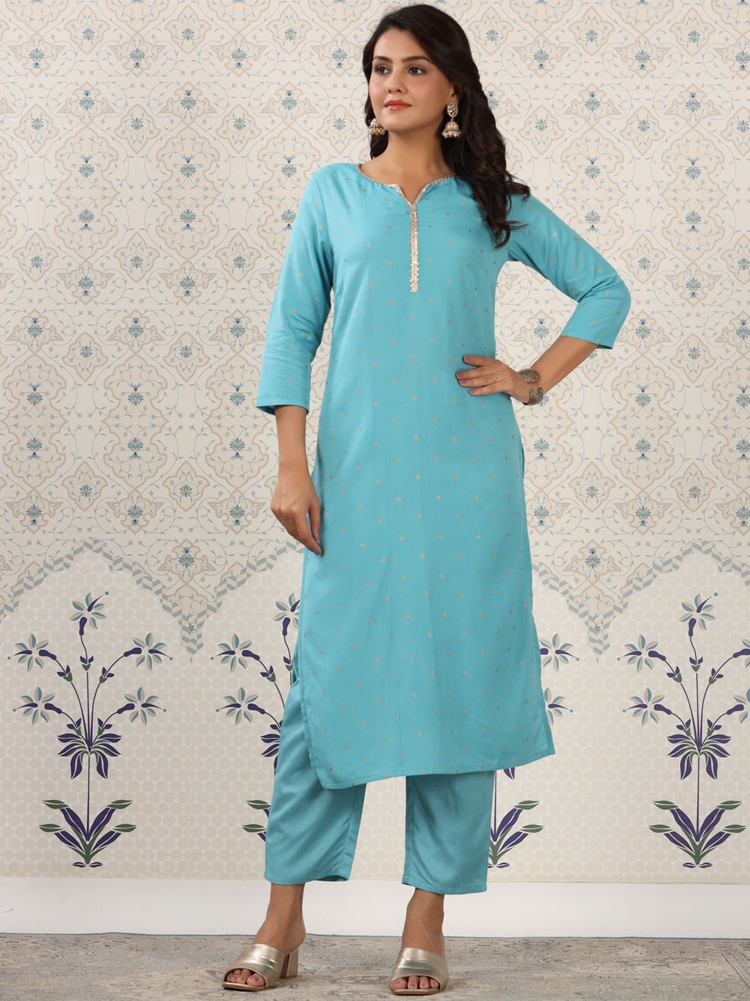 

Ode by House of Pataudi Printed Regular Gotta Patti Kurta with Trousers, Blue