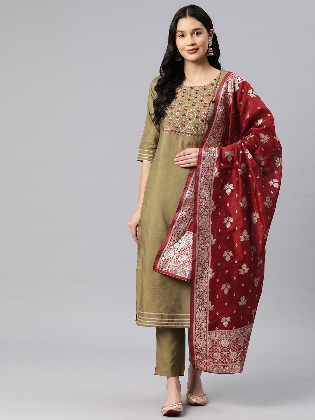 

RAJGRANTH Women Floral Yoke Design Regular Sequinned Kurta with Trousers & With Dupatta, Olive