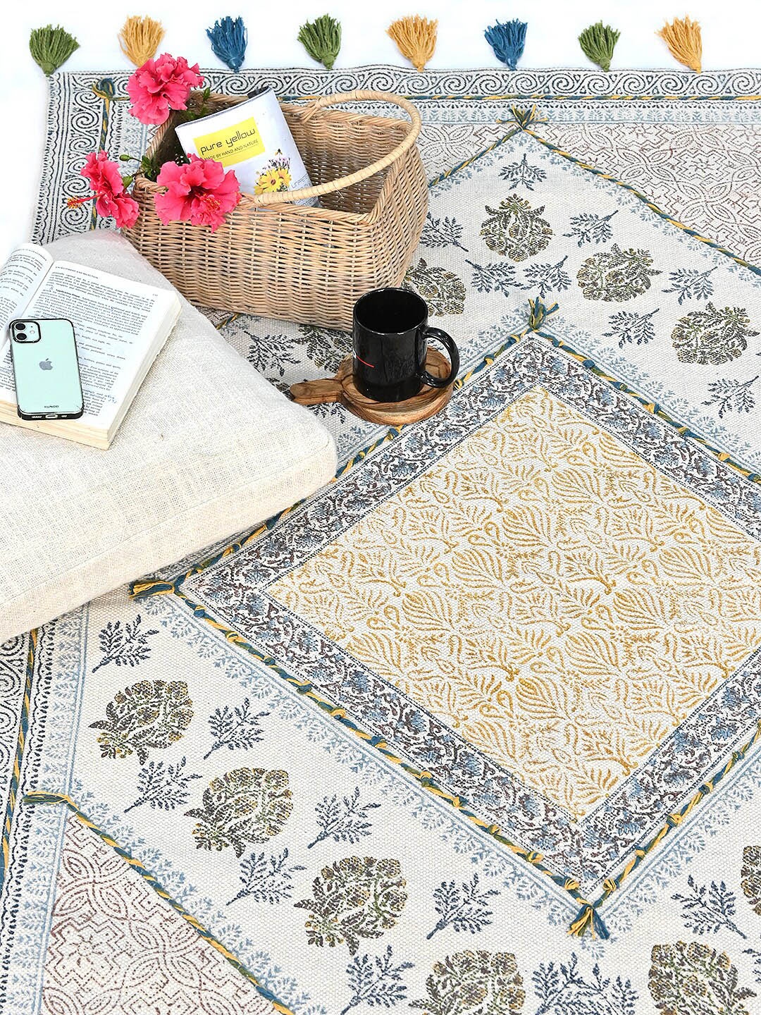 

Art Avenue Beige & Green Printed Cotton Traditional Rectangular Carpet