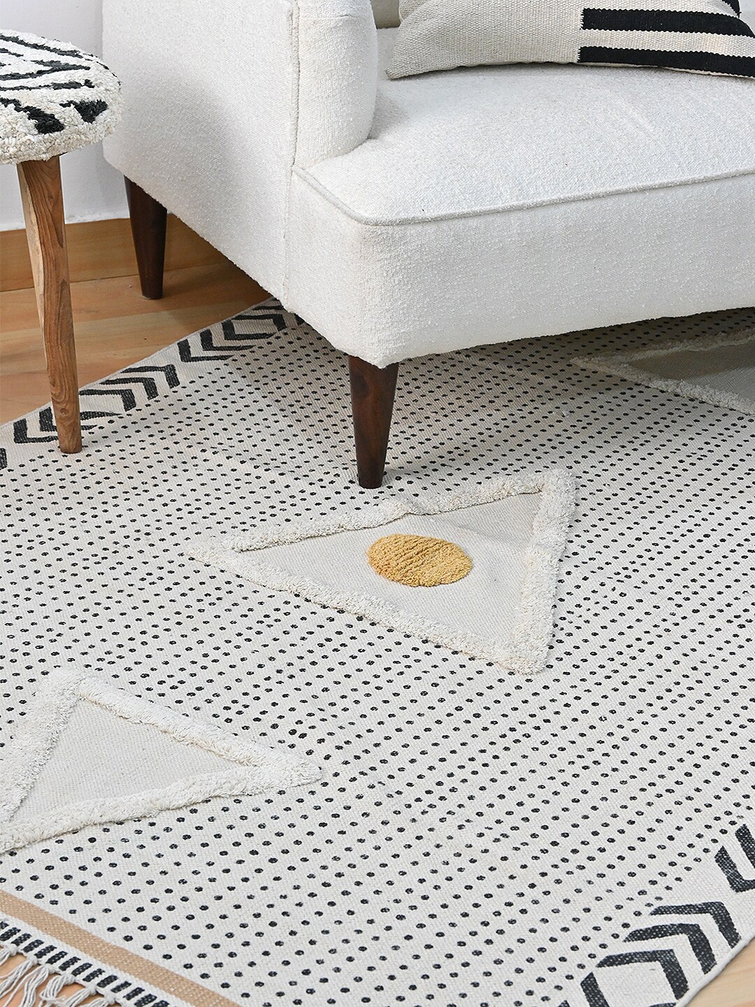 

Art Avenue Woven Geometric Pattern Carpet, Off white