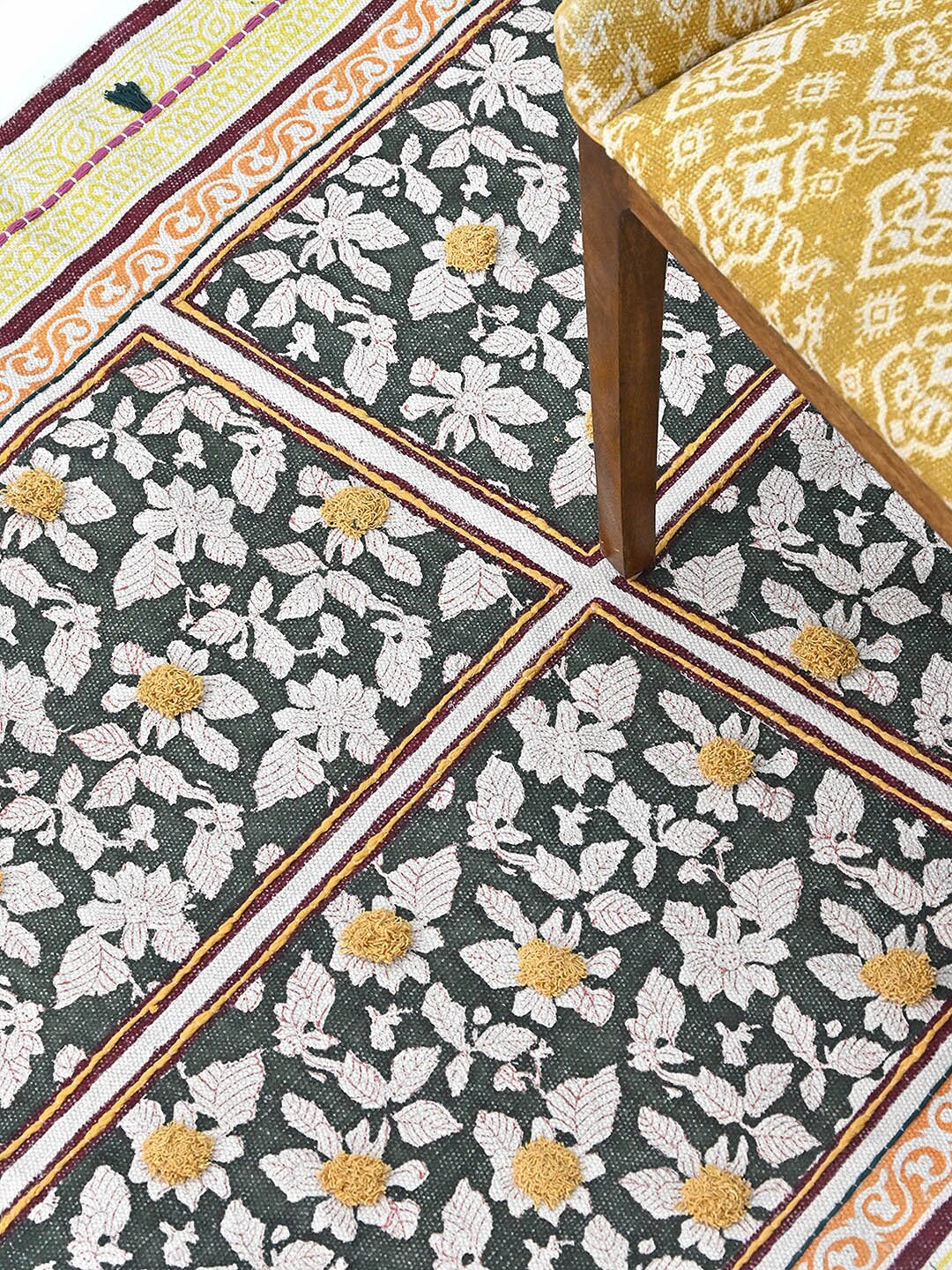 

Art Avenue Yellow & Green Printed Cotton Traditional Rectangular Carpet