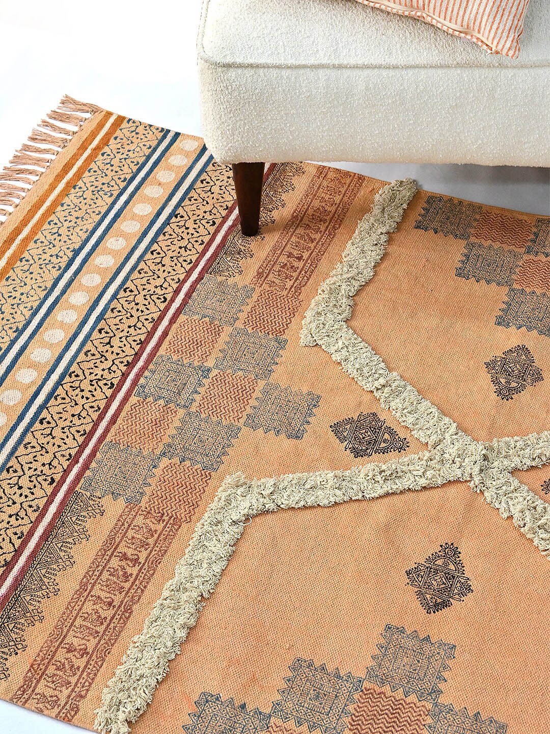 

Art Avenue Orange Woven Design Traditional Carpet, Beige