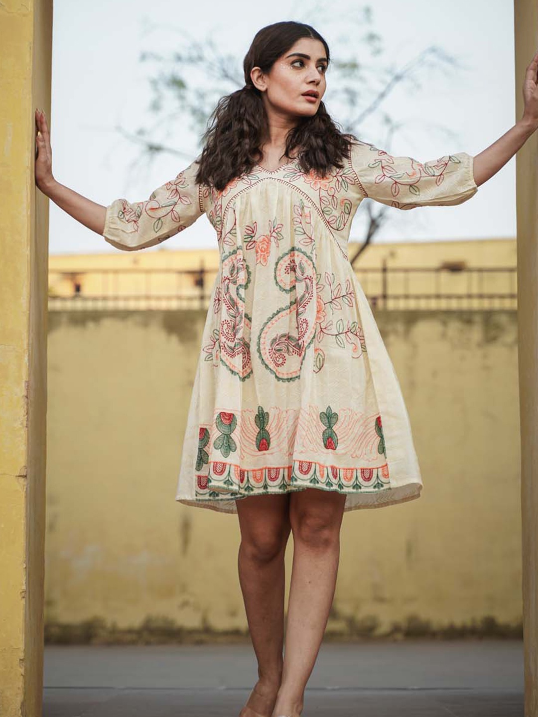 

Meena Bazaar Floral Embroidered Cotton V-Neck Puff Sleeves A-Line Ethnic Dresses, Cream