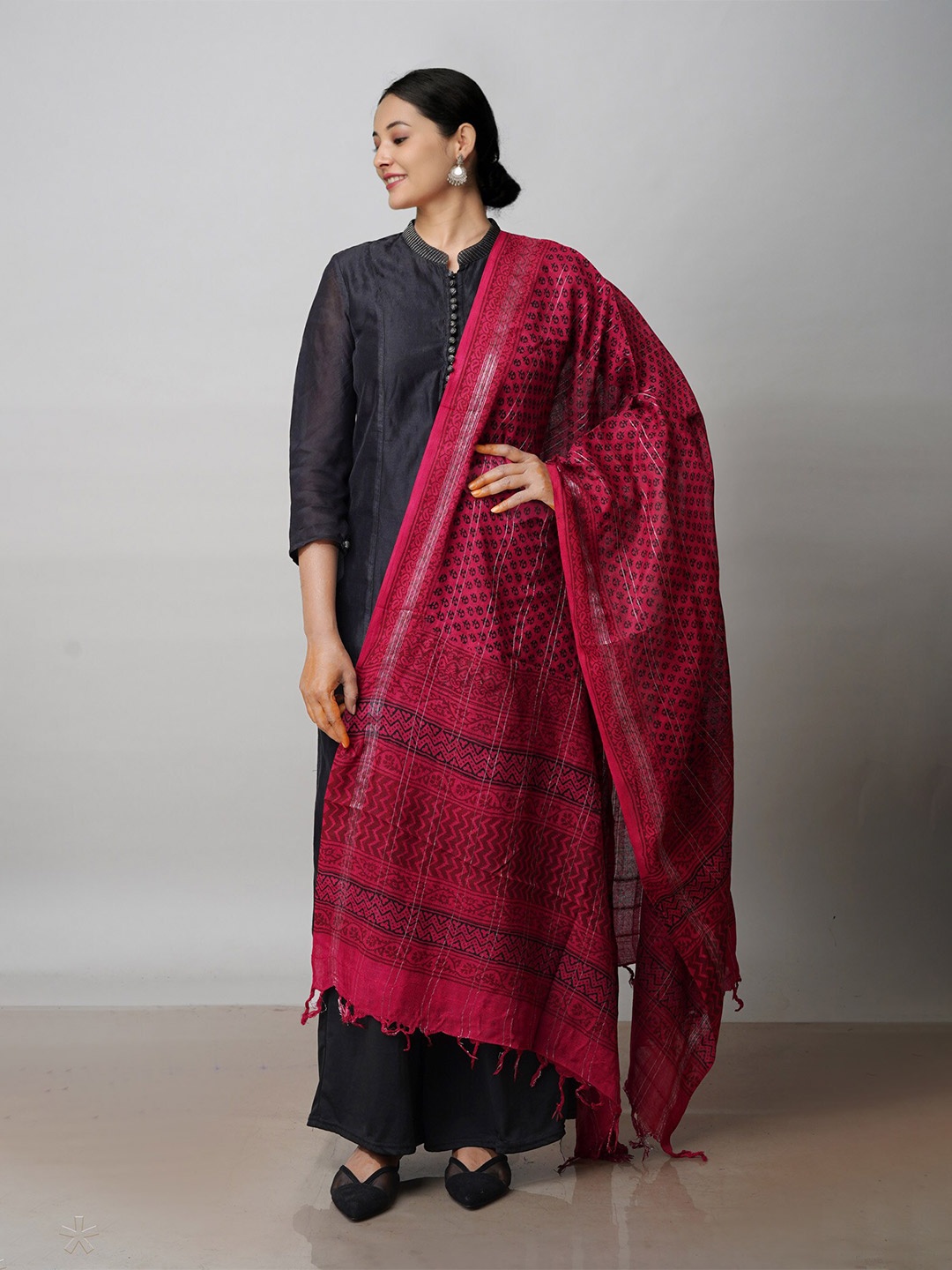 

Unnati Silks Ethnic Motifs Printed Dupatta, Red