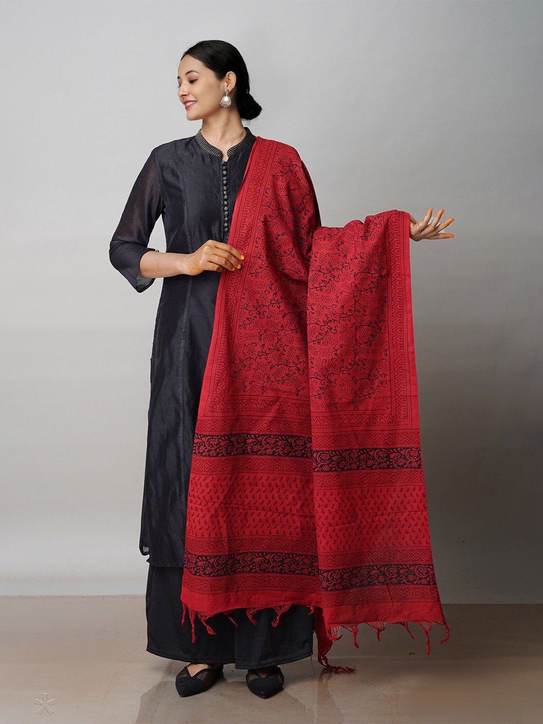 

Unnati Silks Ethnic Motifs Printed Cotton Dupatta, Red