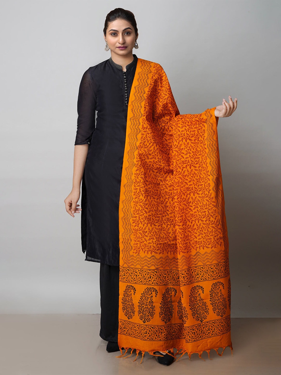 

Unnati Silks Ethnic Motifs Printed Tie and Dye Dupatta, Orange