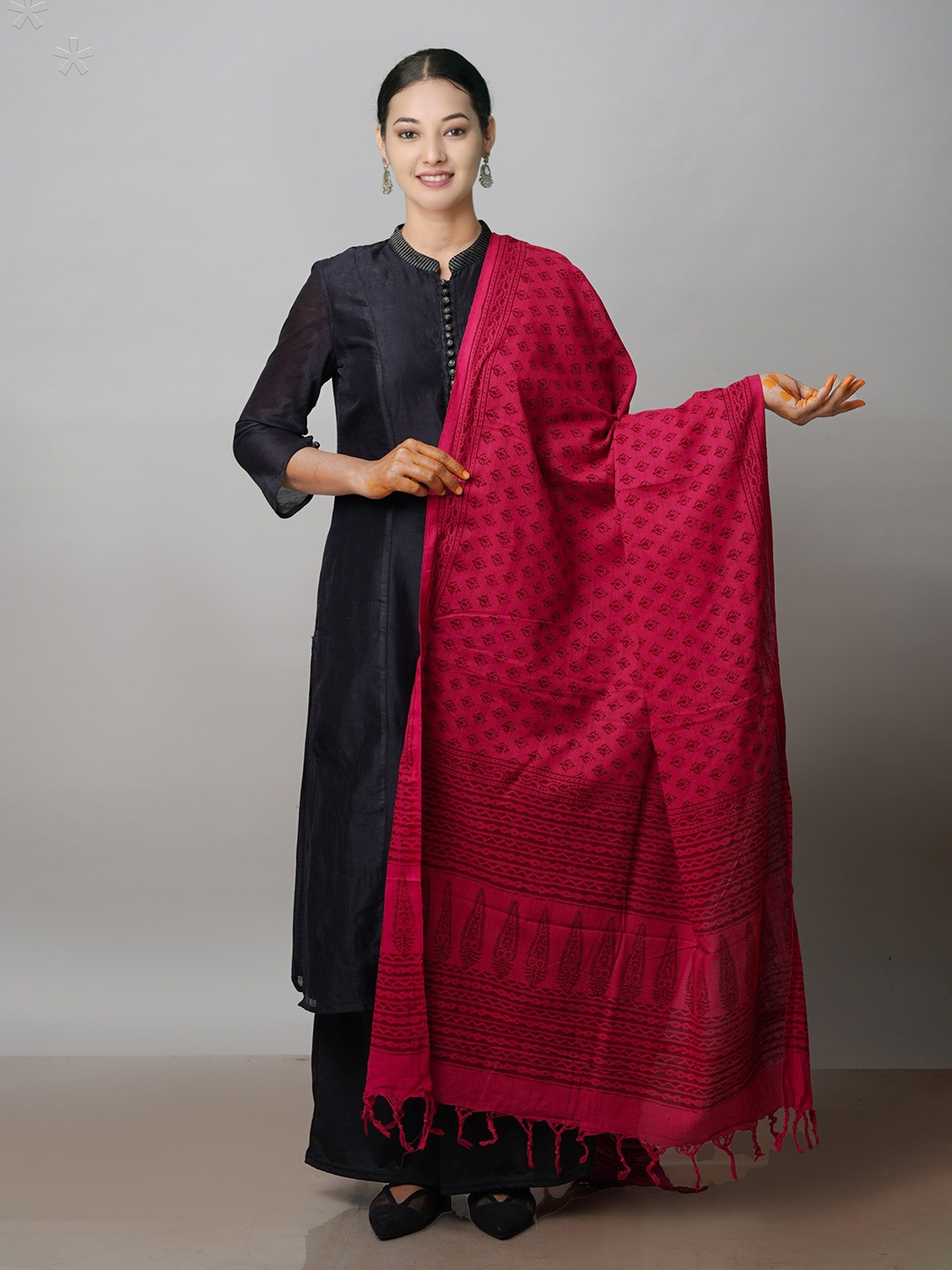 

Unnati Silks Ethnic Motifs Printed Sustainable Tasseled Cotton Dupatta, Pink