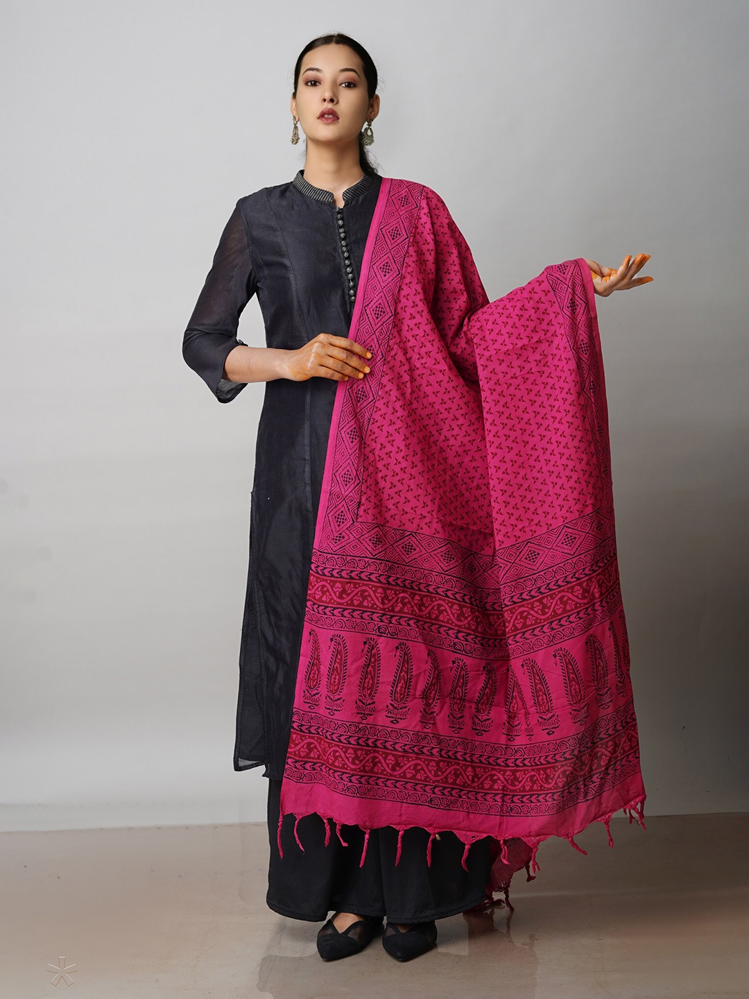 

Unnati Silks Ethnic Motifs Printed Sustainable Tasseled Cotton Dupatta, Pink