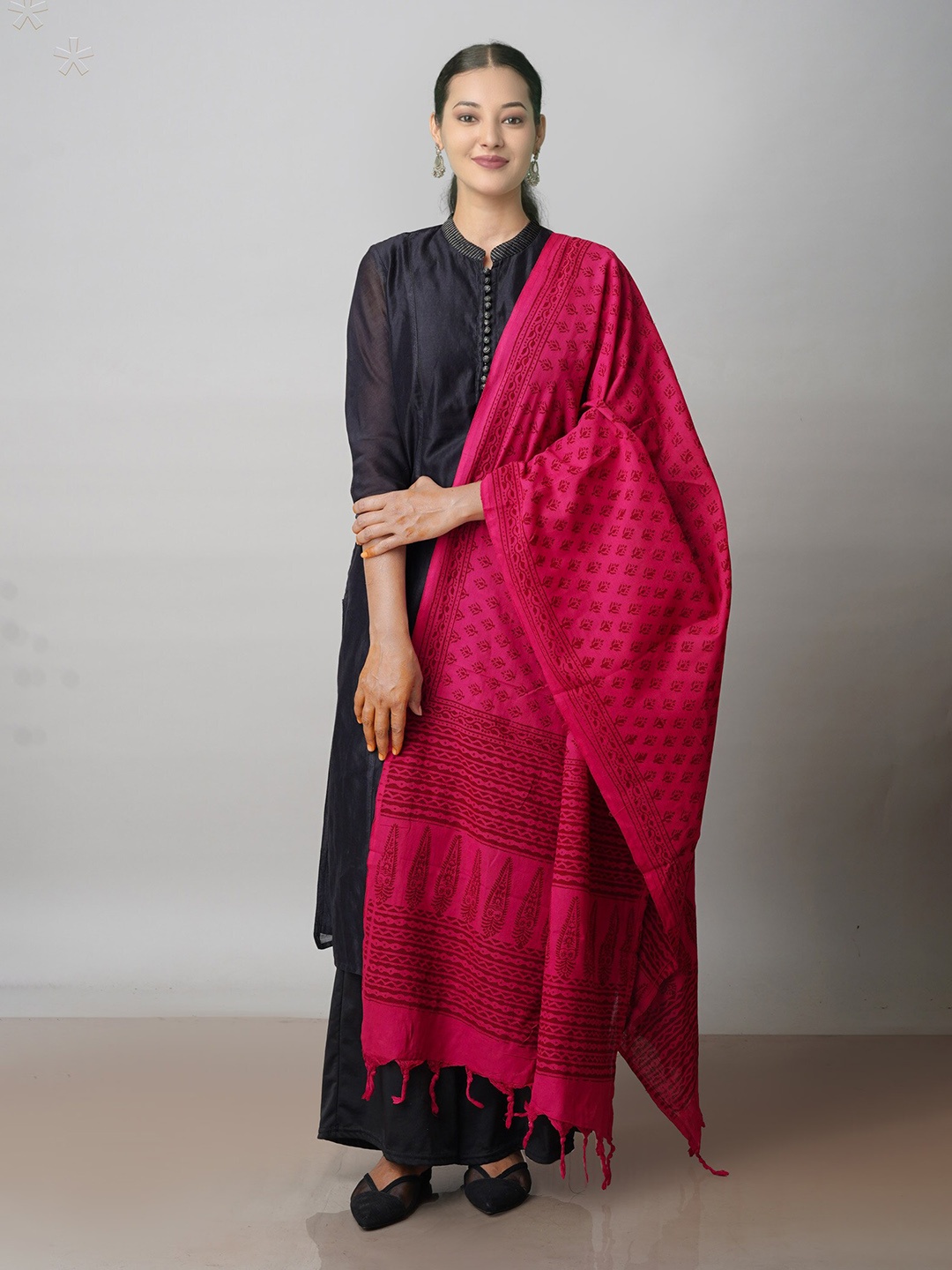

Unnati Silks Ethnic Motifs Printed Cotton Dupatta, Pink