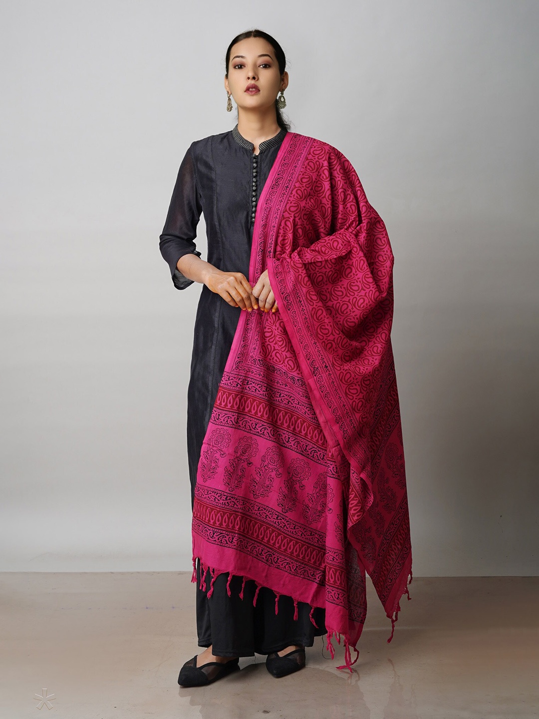 

Unnati Silks Ethnic Motifs Bagh Printed Cotton Dupatta, Pink