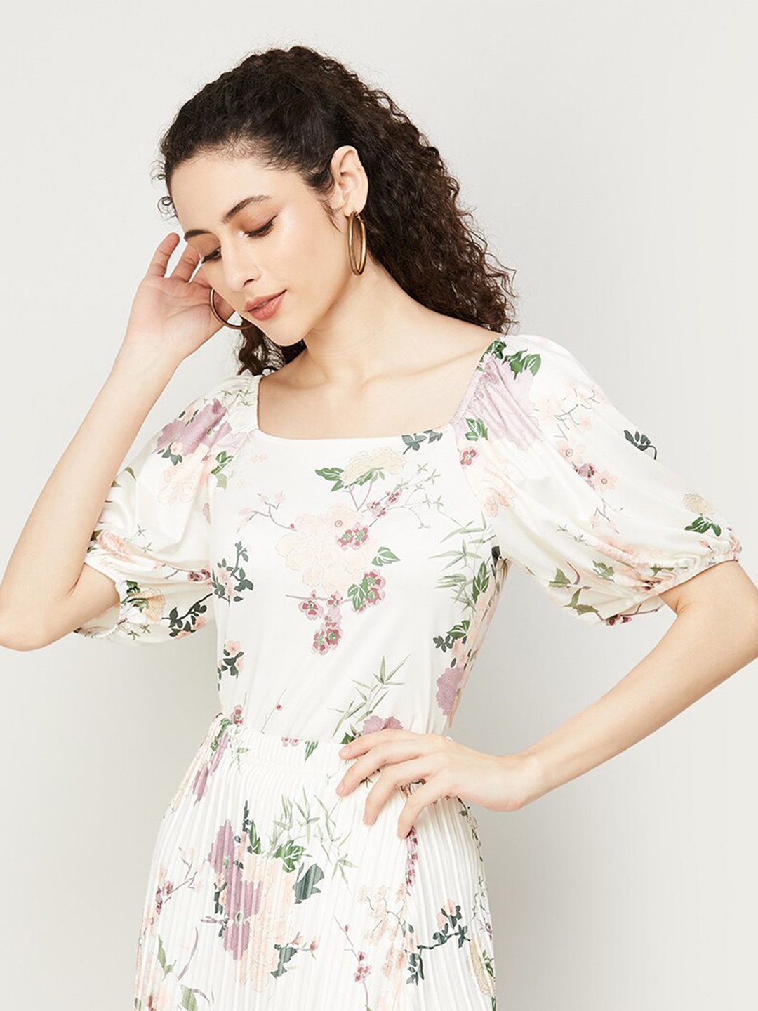 

CODE by Lifestyle Floral Printed Square Neck Puff Sleeve Regular Top, Beige