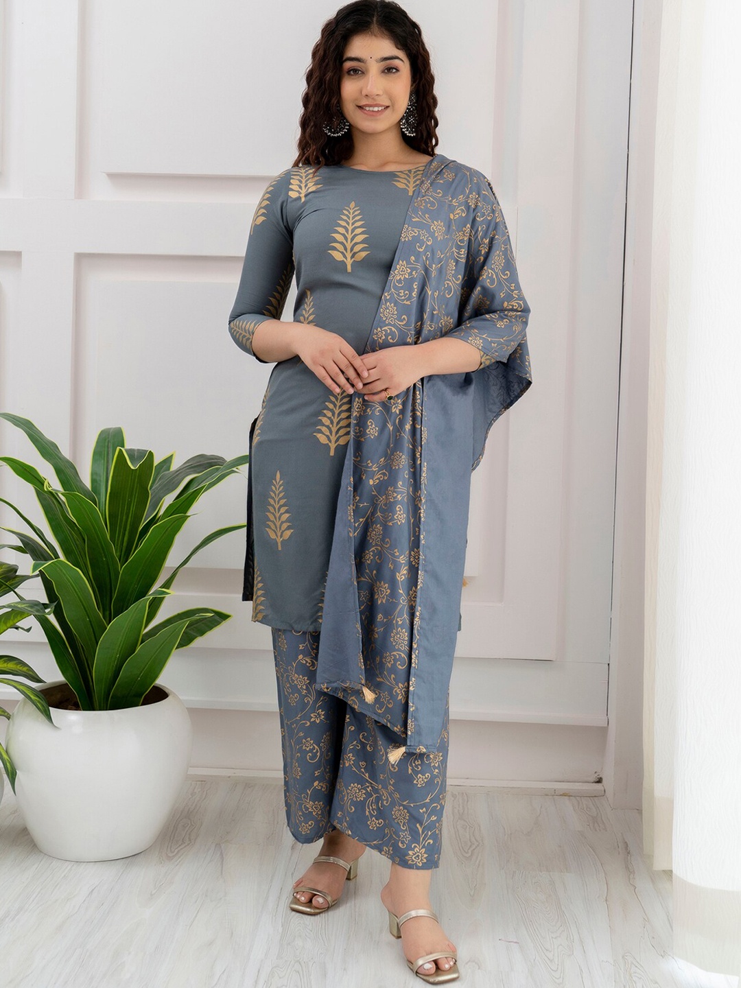 

SURHI Women Grey Ethnic Motifs Printed Regular Pure Cotton Kurta with Palazzos & With Dupatta