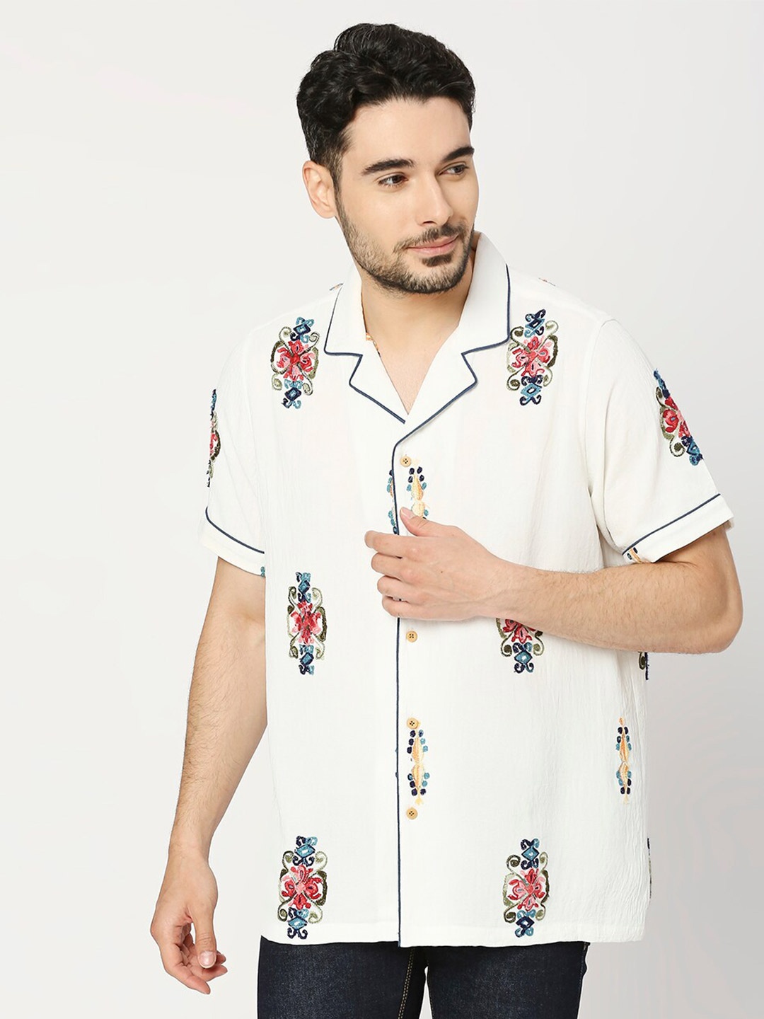 

Blamblack Notch Collar Comfort Fit Floral Printed Casual Shirt, White