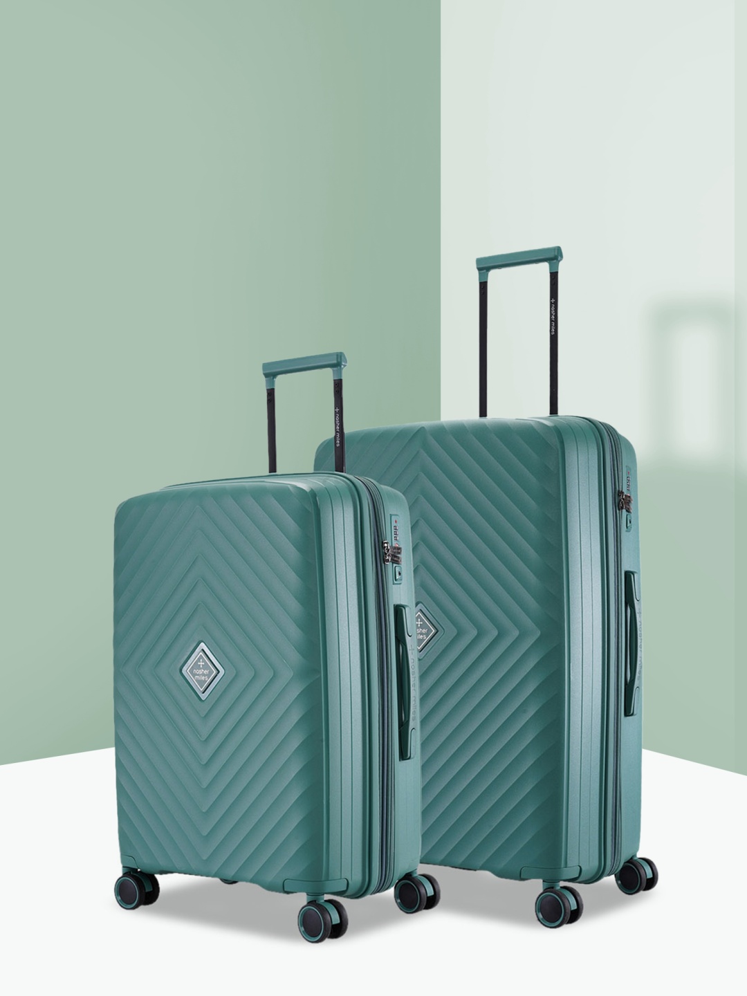 

Nasher Miles Antwerp Polypropylene Set of 2 M/L Dark Green Trolley Bags 65-75cm
