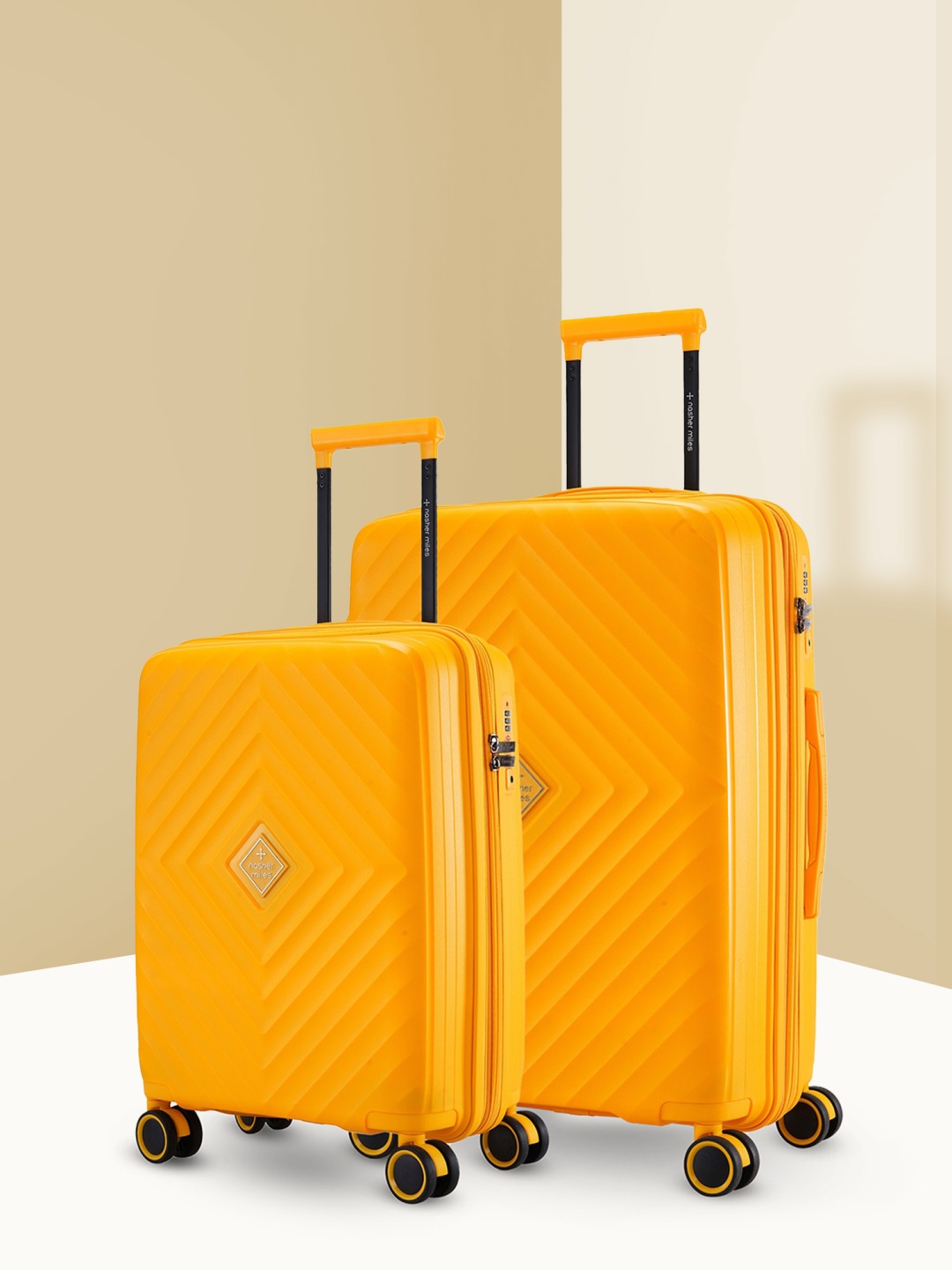 

Nasher Miles Antwerp Polypropylene Set of 2 S/M Yellow Trolley Bags 55-65cm