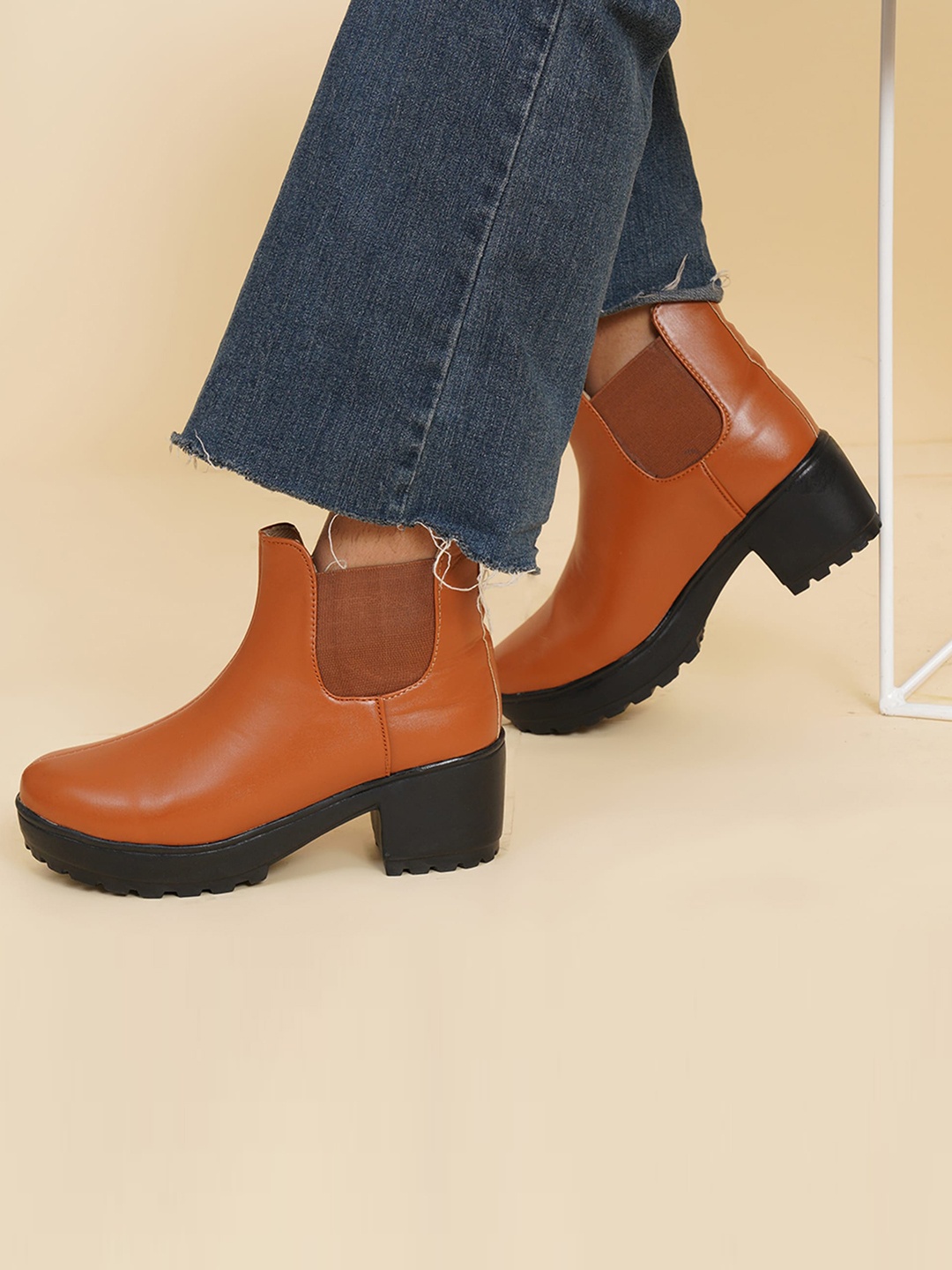 

XE Looks Women Heeled Leather Chelsea Boots, Tan