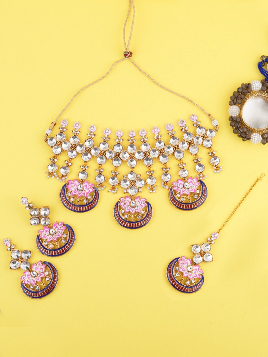 

Matushri Art Gold-Plated Kundan Studded Jewellery Set