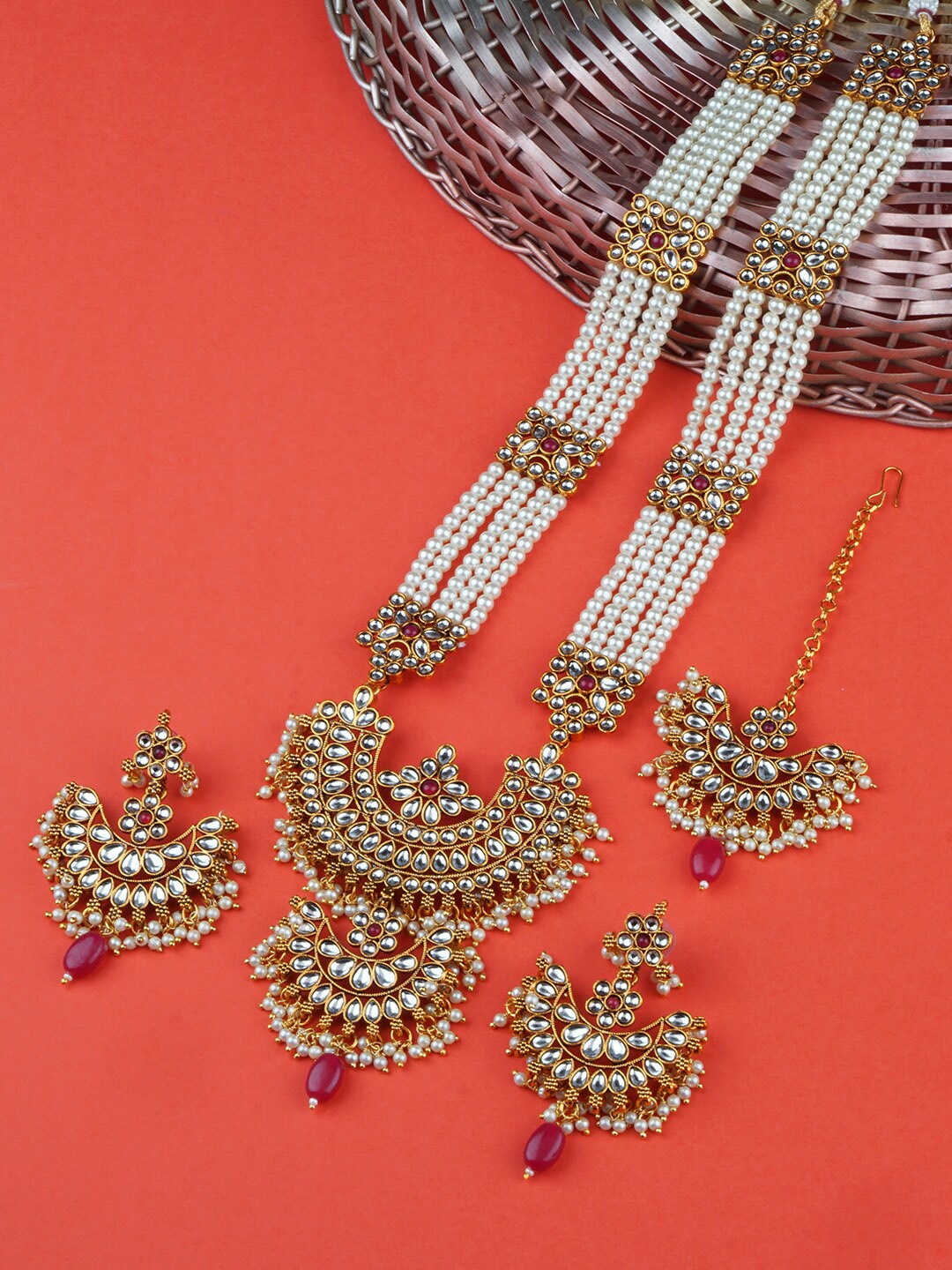 

Matushri Art Gold-Plated Kundan Studded & Beaded Jewellery Set