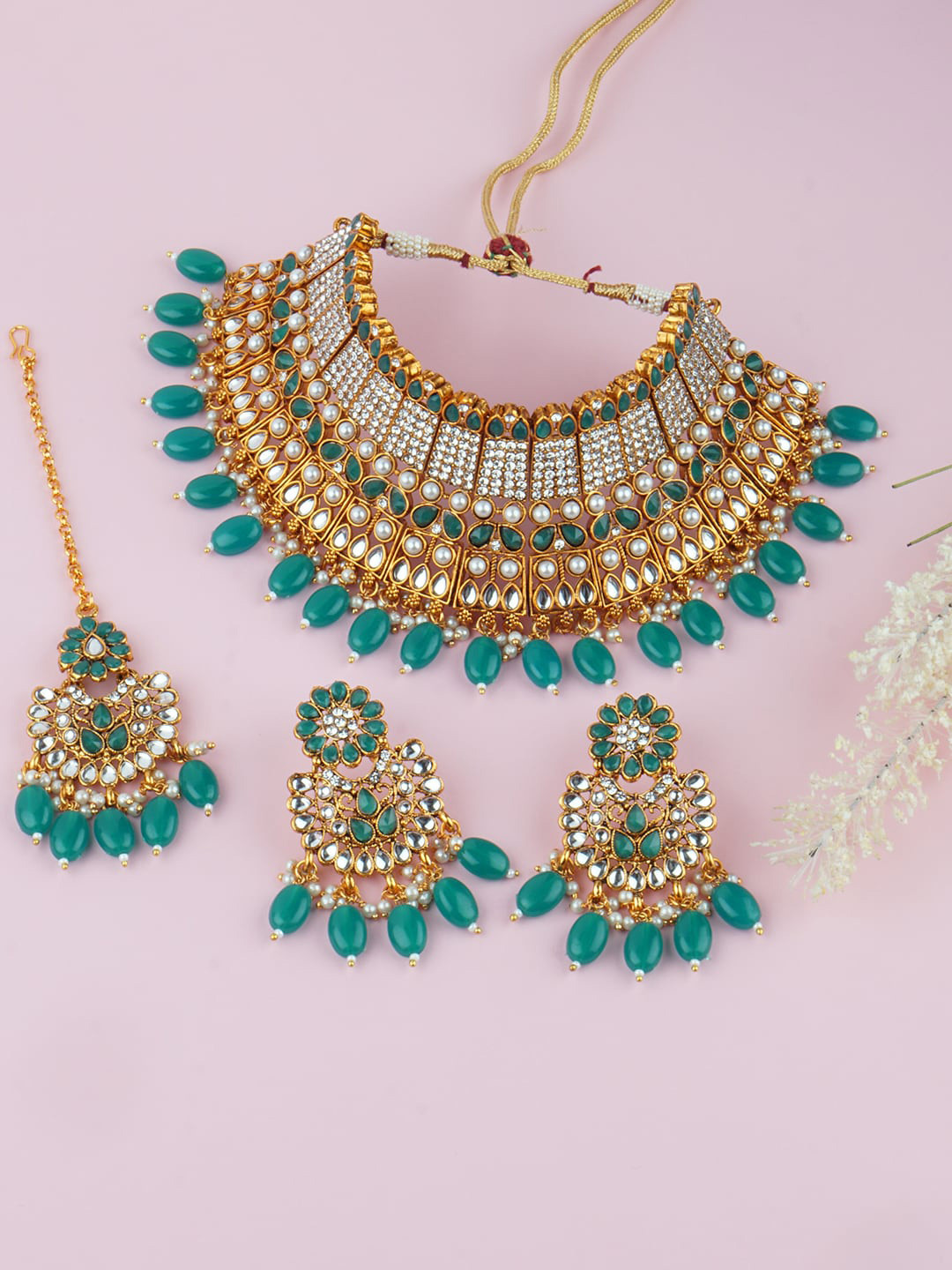 

Matushri Art Gold-Plated Kundan Studded & Beaded Jewellery Set