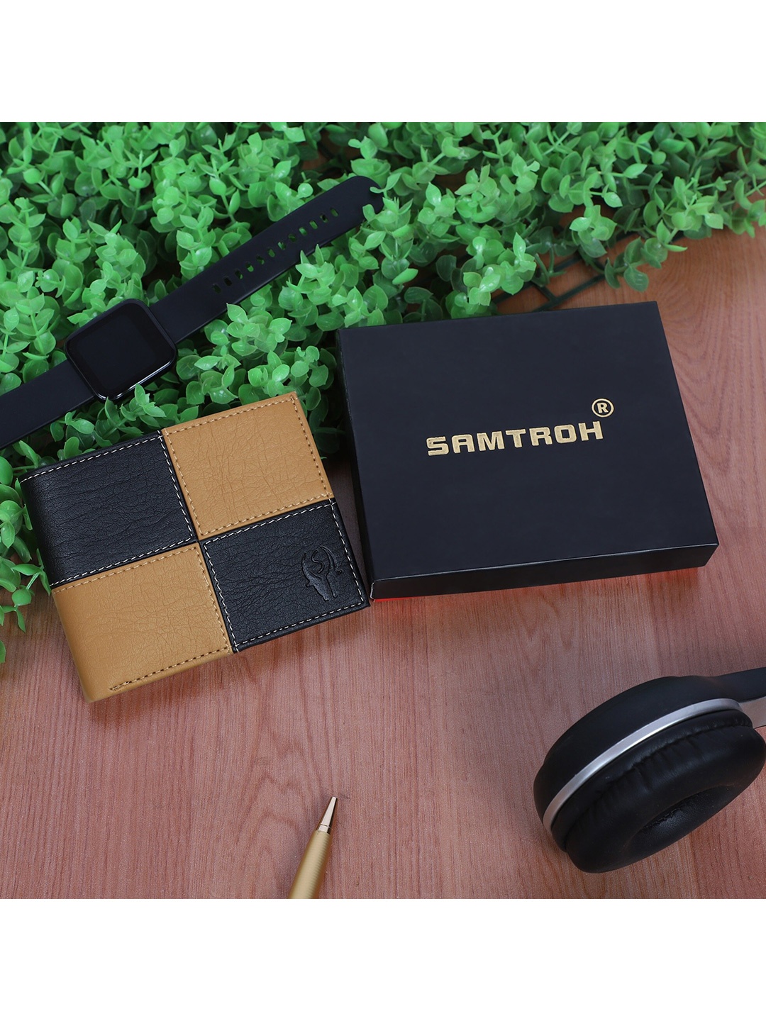 

SAMTROH Colourblocked Two Fold Wallet, Beige