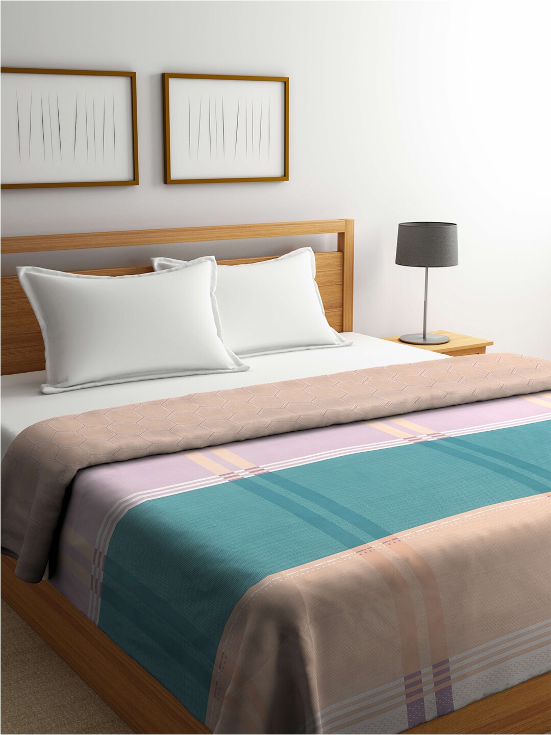 

Miaz Lifestyle Blue & Peach-Coloured Geometric AC Room 130 GSM Double Bed Comforter