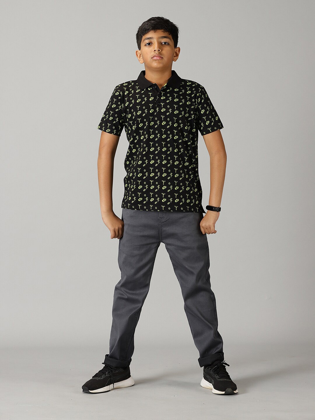 

KiddoPanti Boys Conversational Printed T-shirt with Trousers, Black