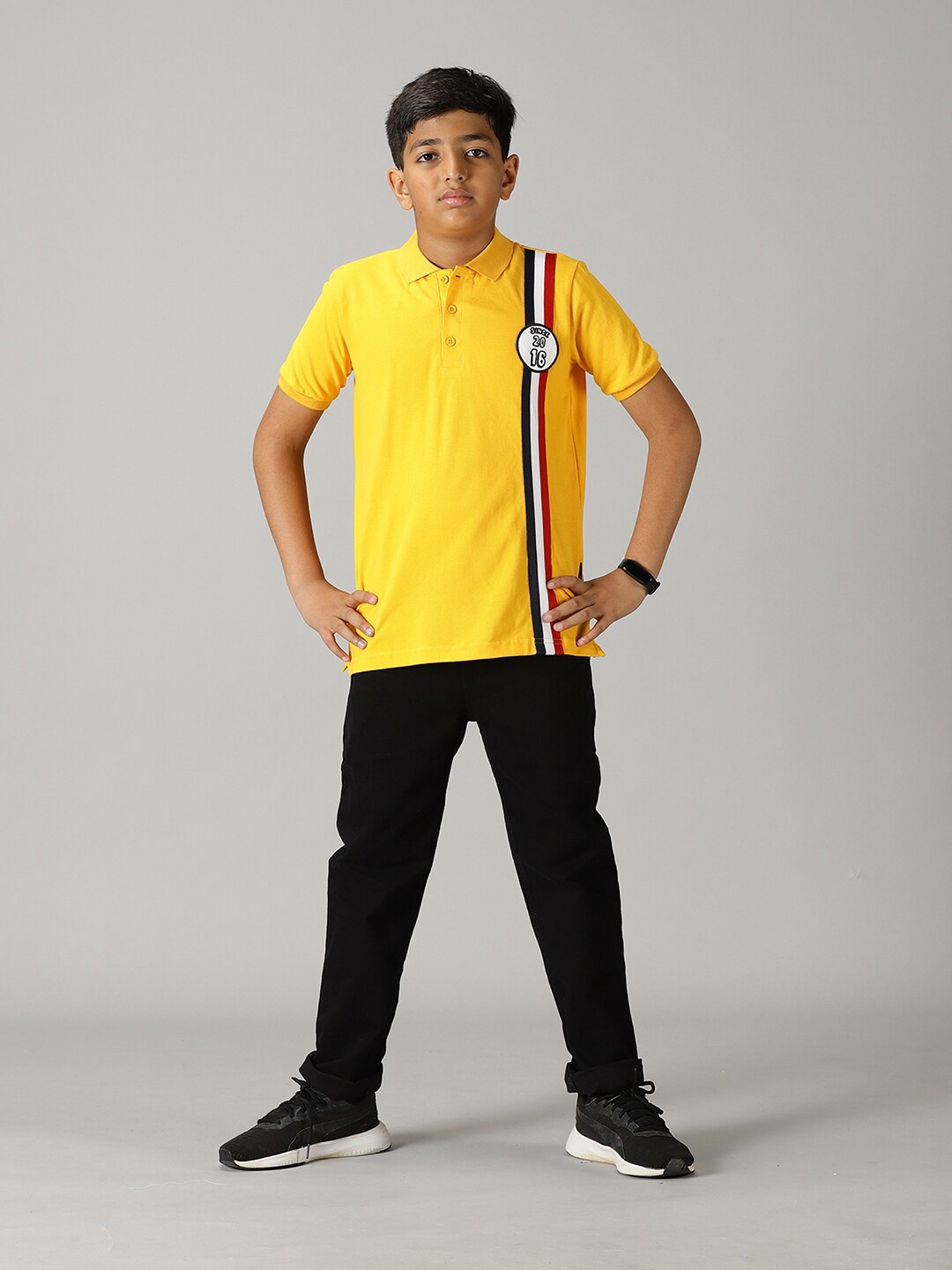 

KiddoPanti Boys Printed T-shirt With Trousers, Yellow