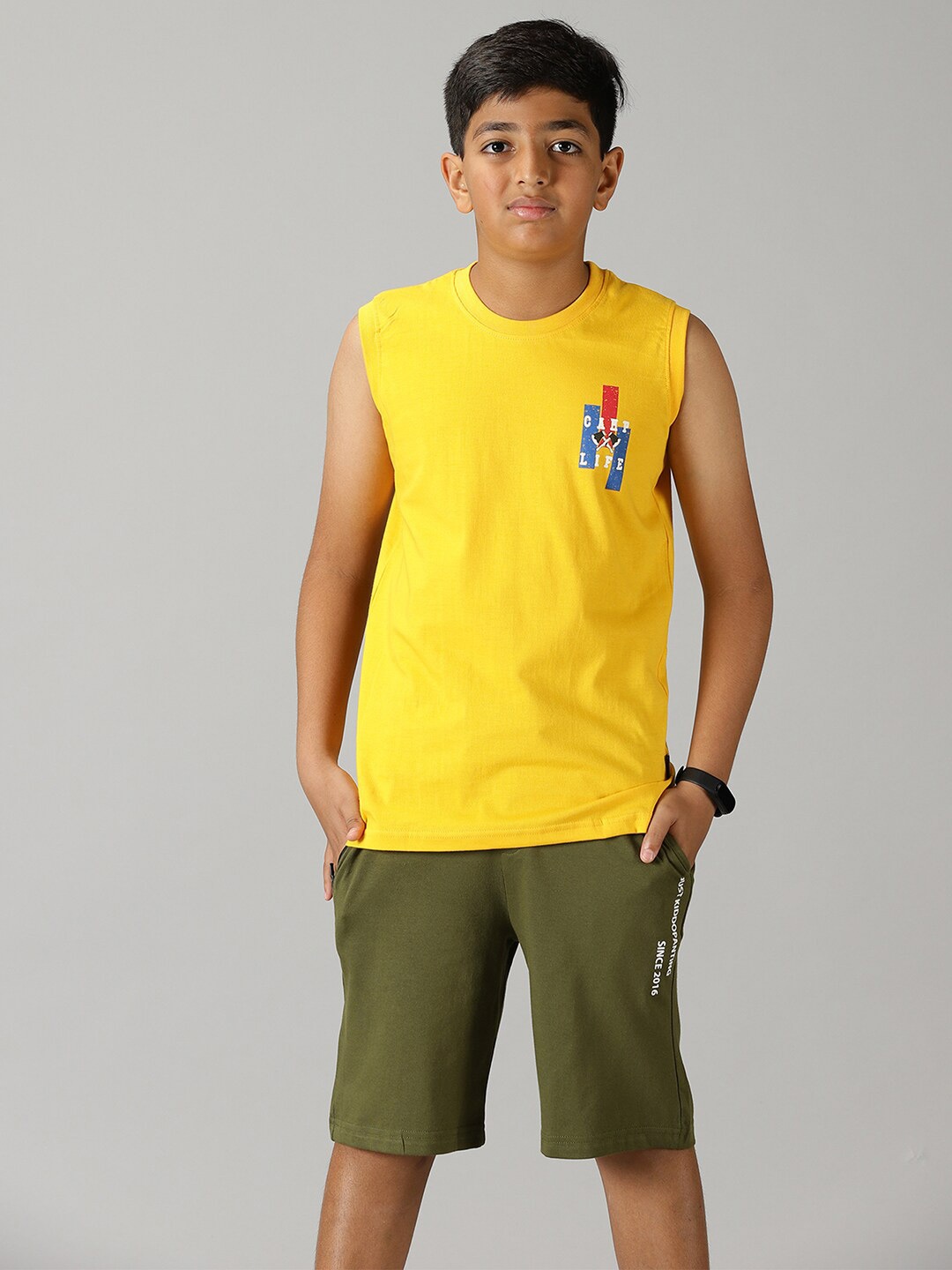

KiddoPanti Boys Pure Cotton T-shirt with Shorts, Yellow