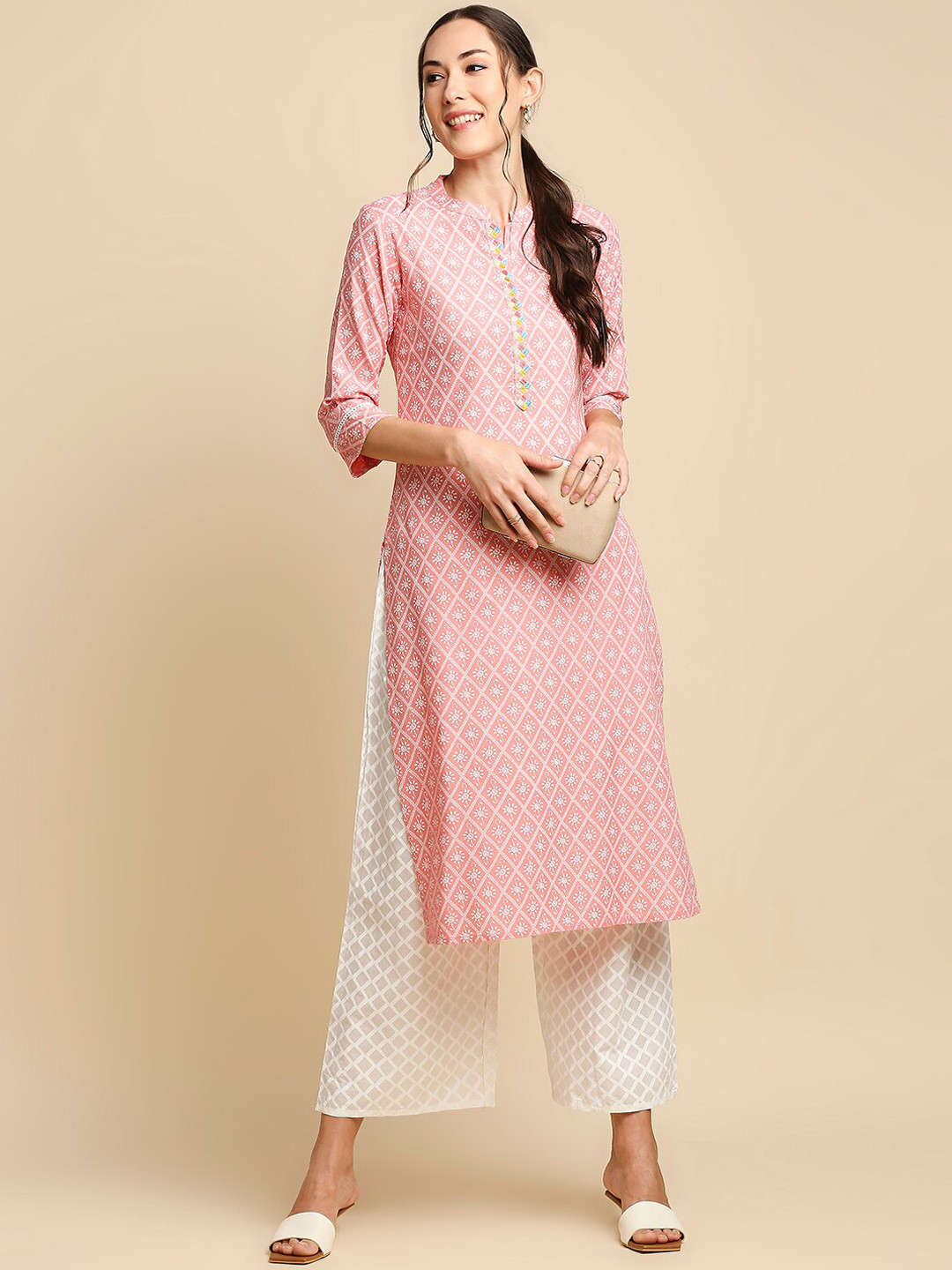 

Anubhutee Ethnic Motifs Khari Printed Thread Work Mandarin Collar Kurta, Pink