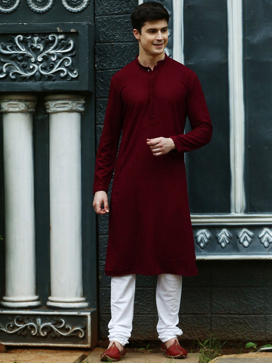 

Sanwara Ethnic Motifs Embroidered Regular Chikankari Pure Cotton Kurta with Churidar, Maroon