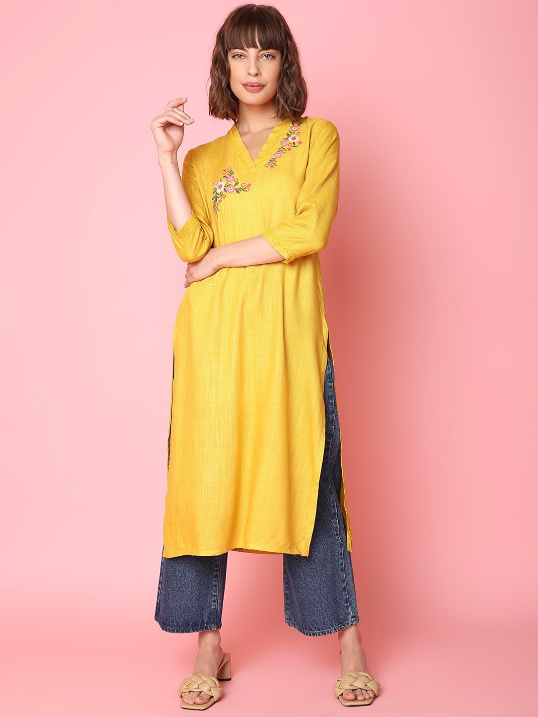 

Indifusion Embroidered V-Neck Straight Kurta, Yellow