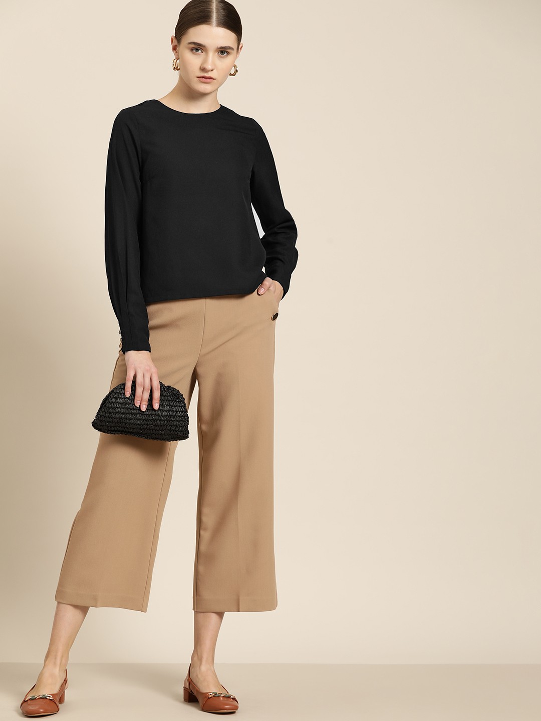 

her by invictus Solid Top, Black