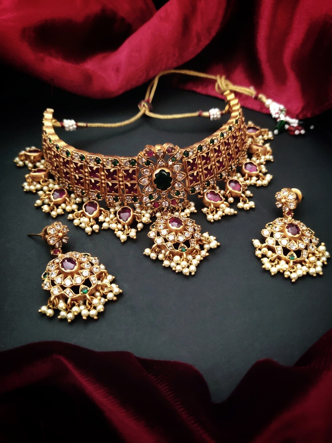 

Pihtara Jewels Gold-Plated Stone-Studded & Beaded Jewellery Set