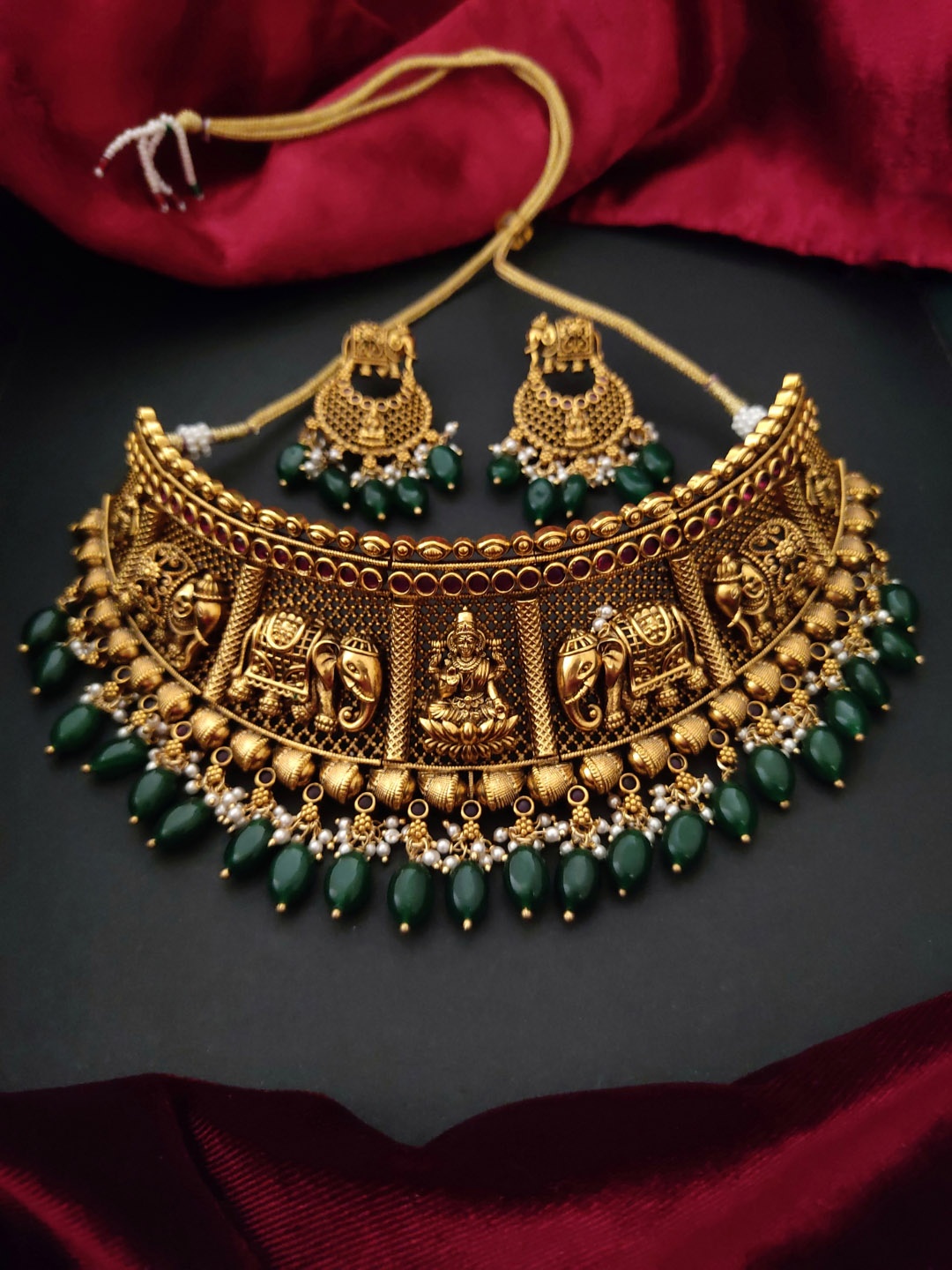

Pihtara Jewels Gold-Plated Stone-Studded & Beaded Jewellery Set