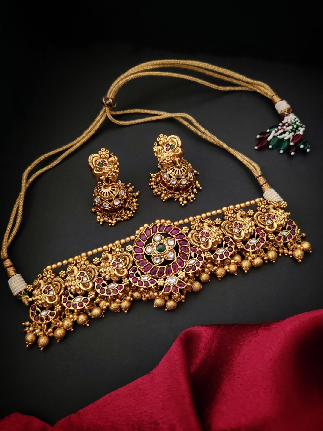 

Pihtara Jewels Gold-Plated Artificial Stone-Studded & Beaded Jewellery Set