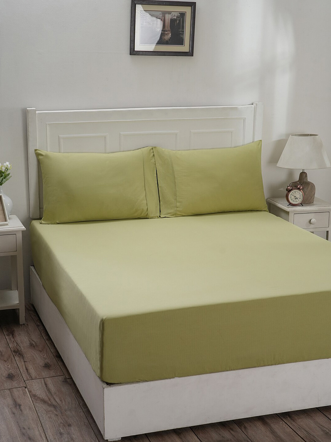 

MASPAR Eden Green Cotton Fitted 144 TC Queen Bedsheet With 2 Pillow Covers