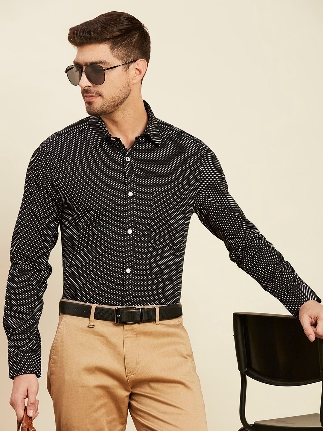 

INVICTUS Original Slim Fit Micro Ditsy Printed Pure Cotton Formal Shirt, Black