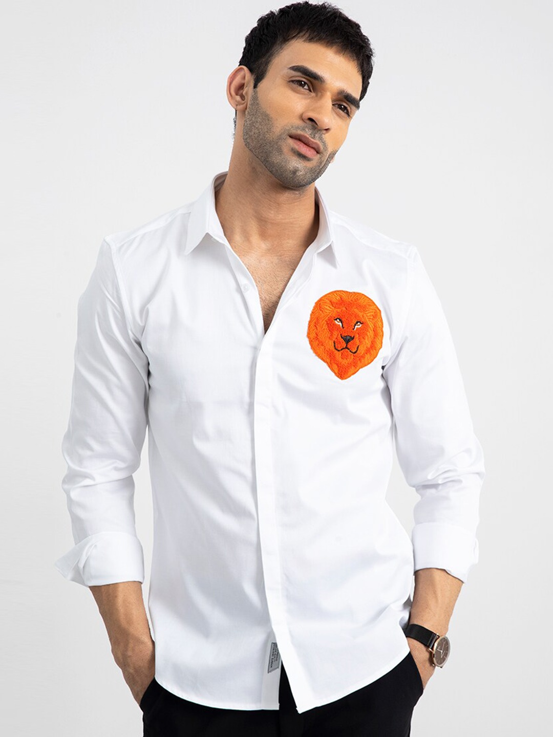 

Snitch White Slim Fit Cotton Casual Shirt