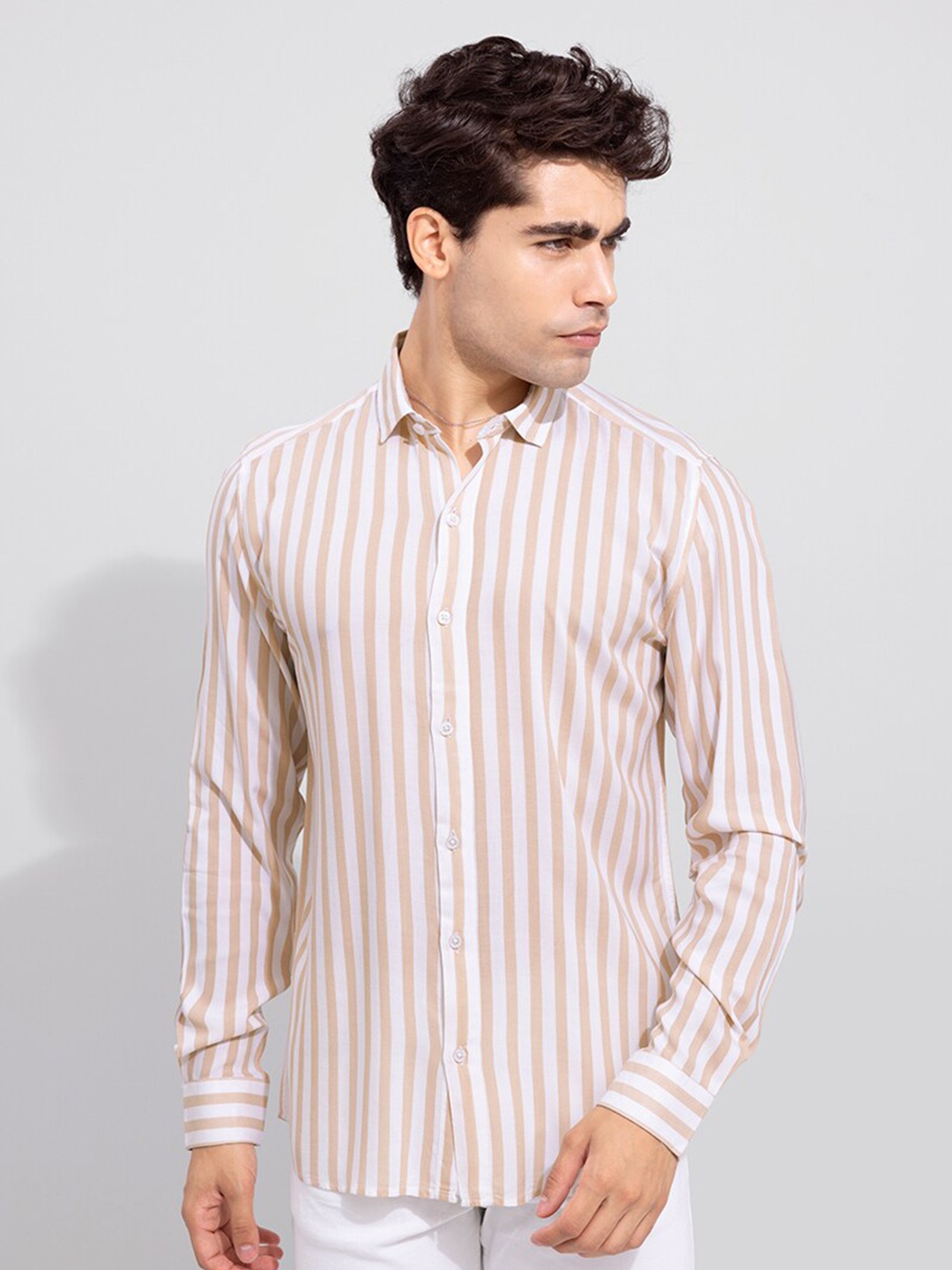 

Snitch Vertical Striped Slim Fit Casual Shirt, Peach