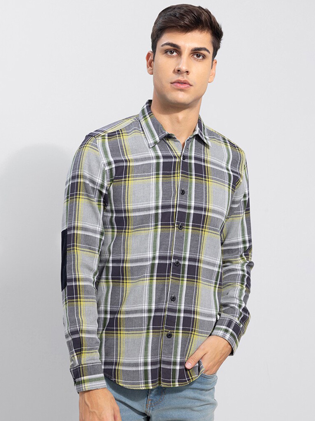 

Snitch Green Spread Collar Slim Fit Tartan Checked Casual Shirt