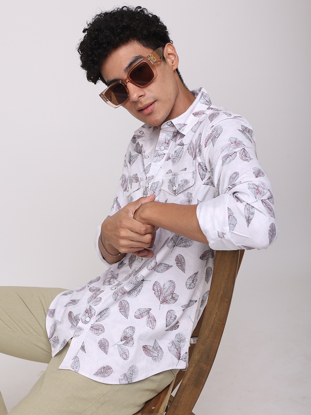 

Snitch Grey & White Floral Printed Cotton Shirt