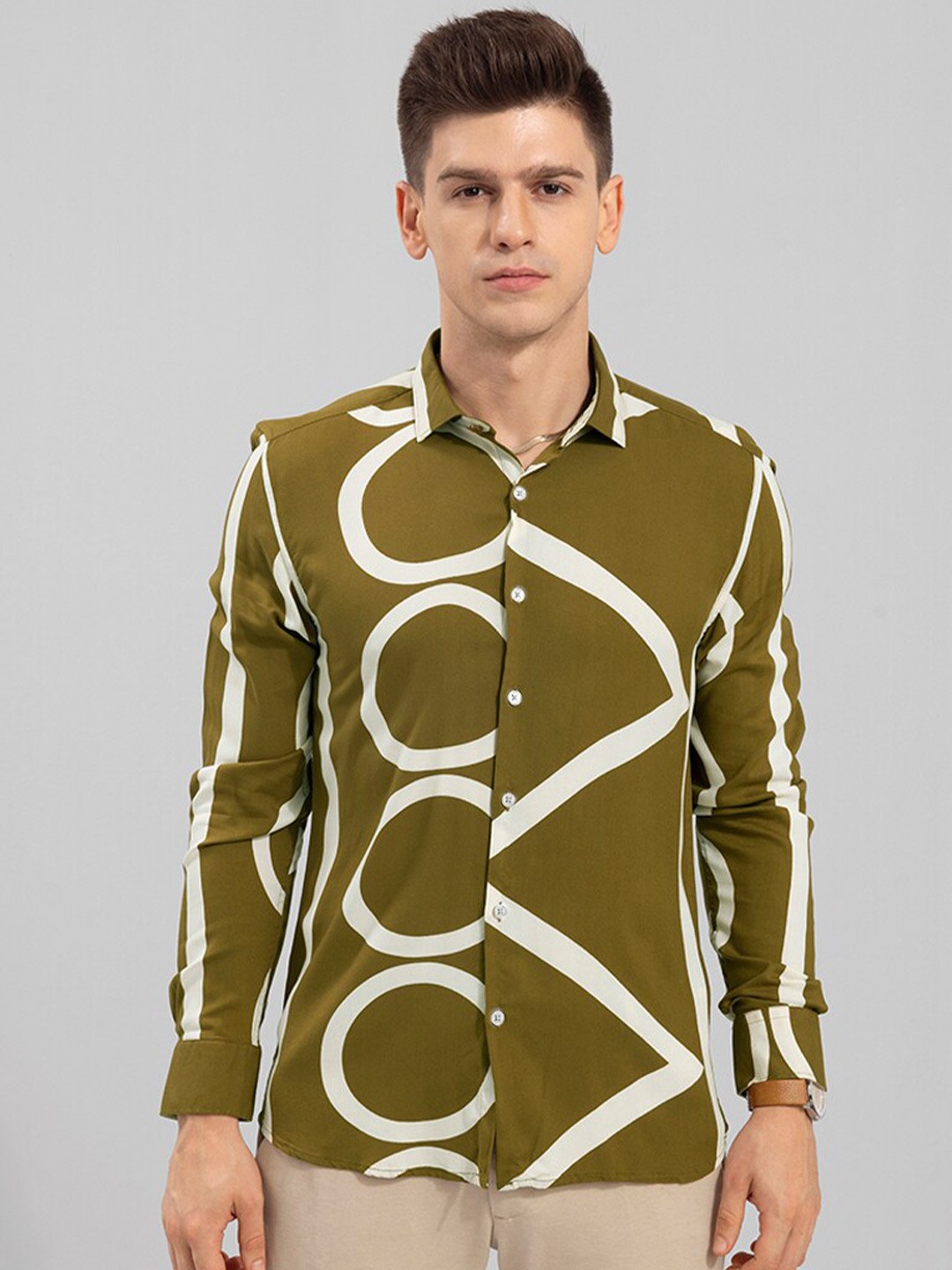 

Snitch Green & White Slim Fit Abstract Printed Casual Shirt, Olive